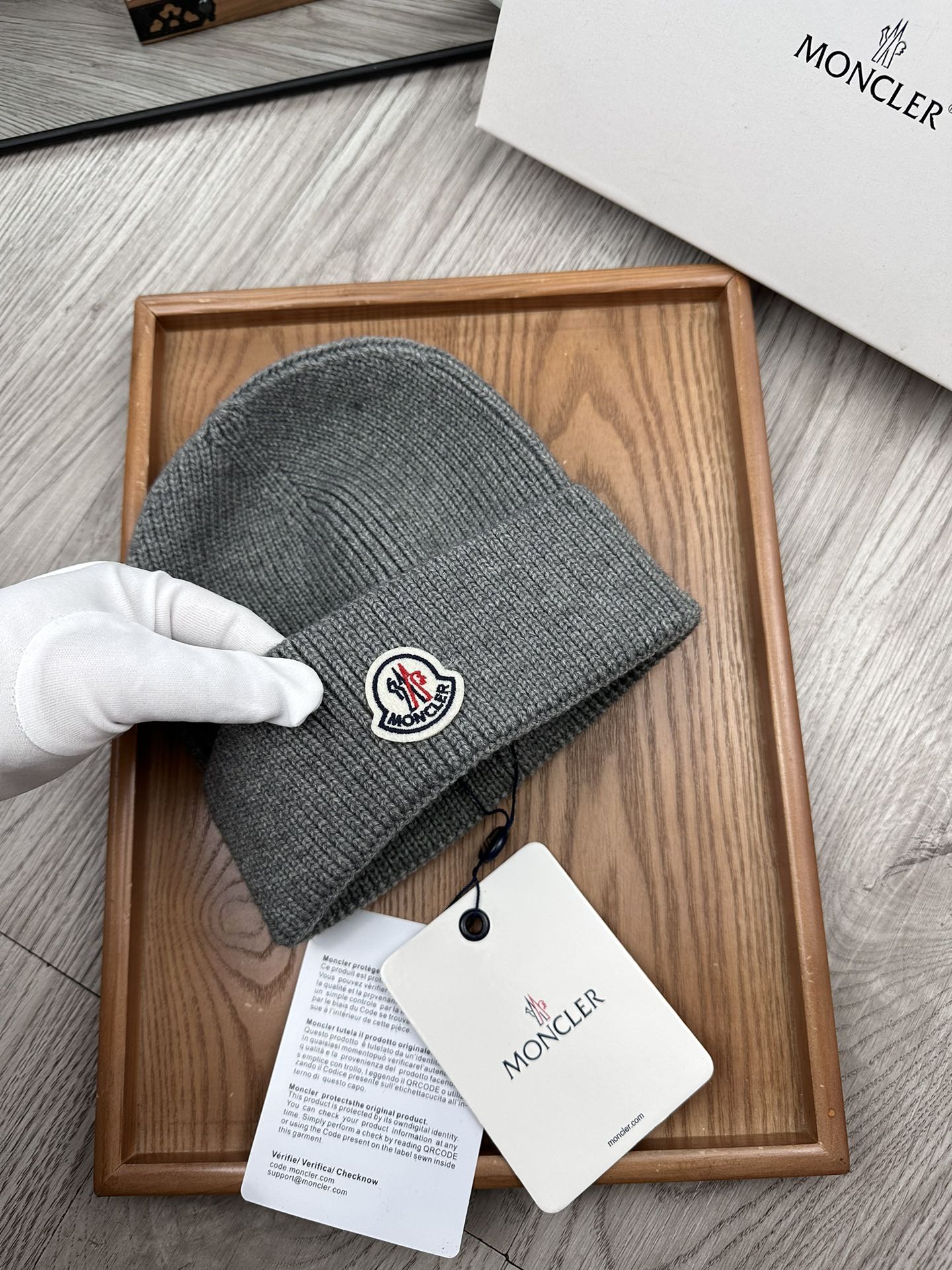 。蒙口。福利特惠！！【细毛线针织单帽】新款上架，特别实惠的一个系列帽子，面料：细毛线。密度紧致！毛线针织