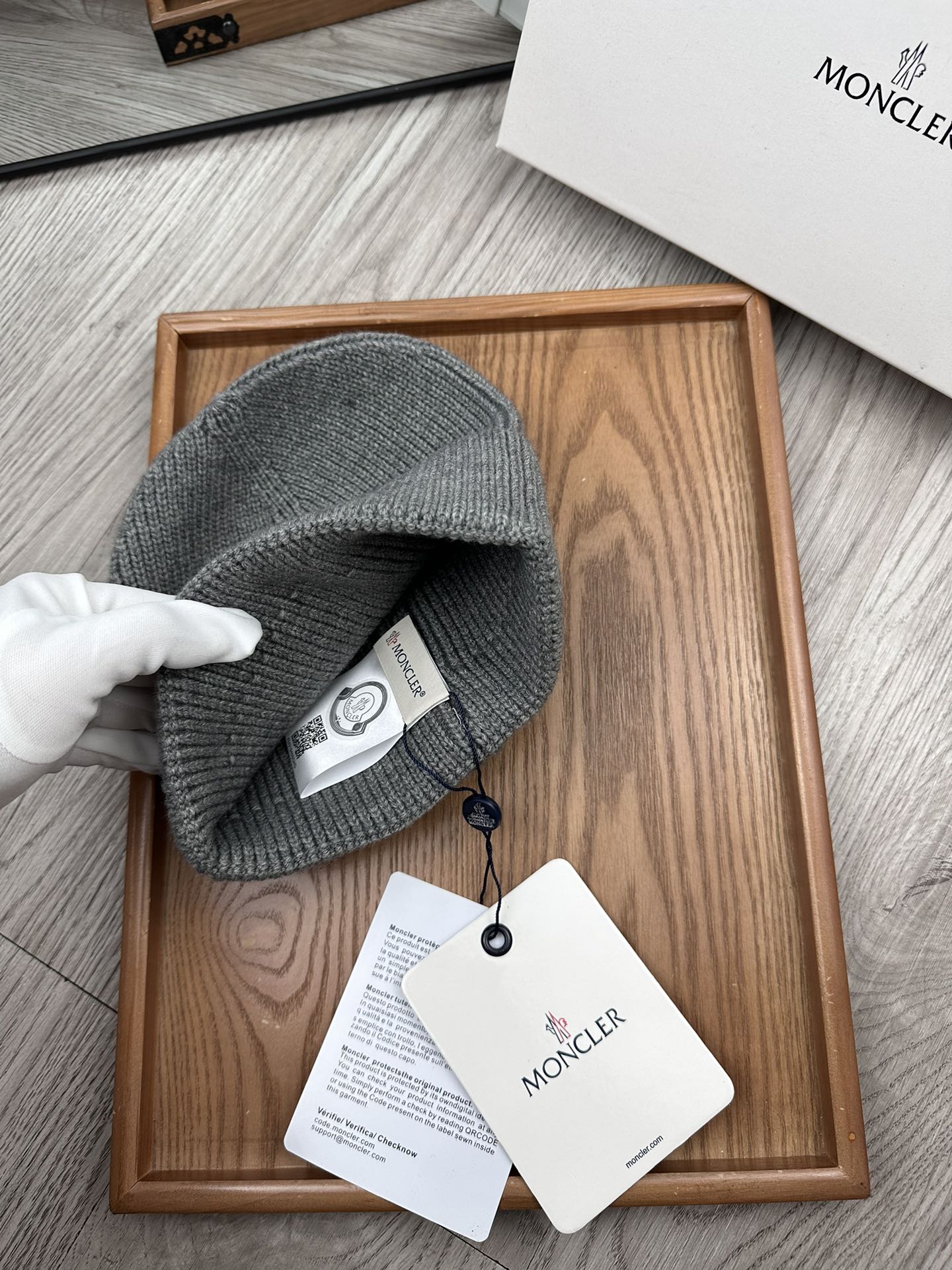 。蒙口。福利特惠！！【细毛线针织单帽】新款上架，特别实惠的一个系列帽子，面料：细毛线。密度紧致！毛线针织