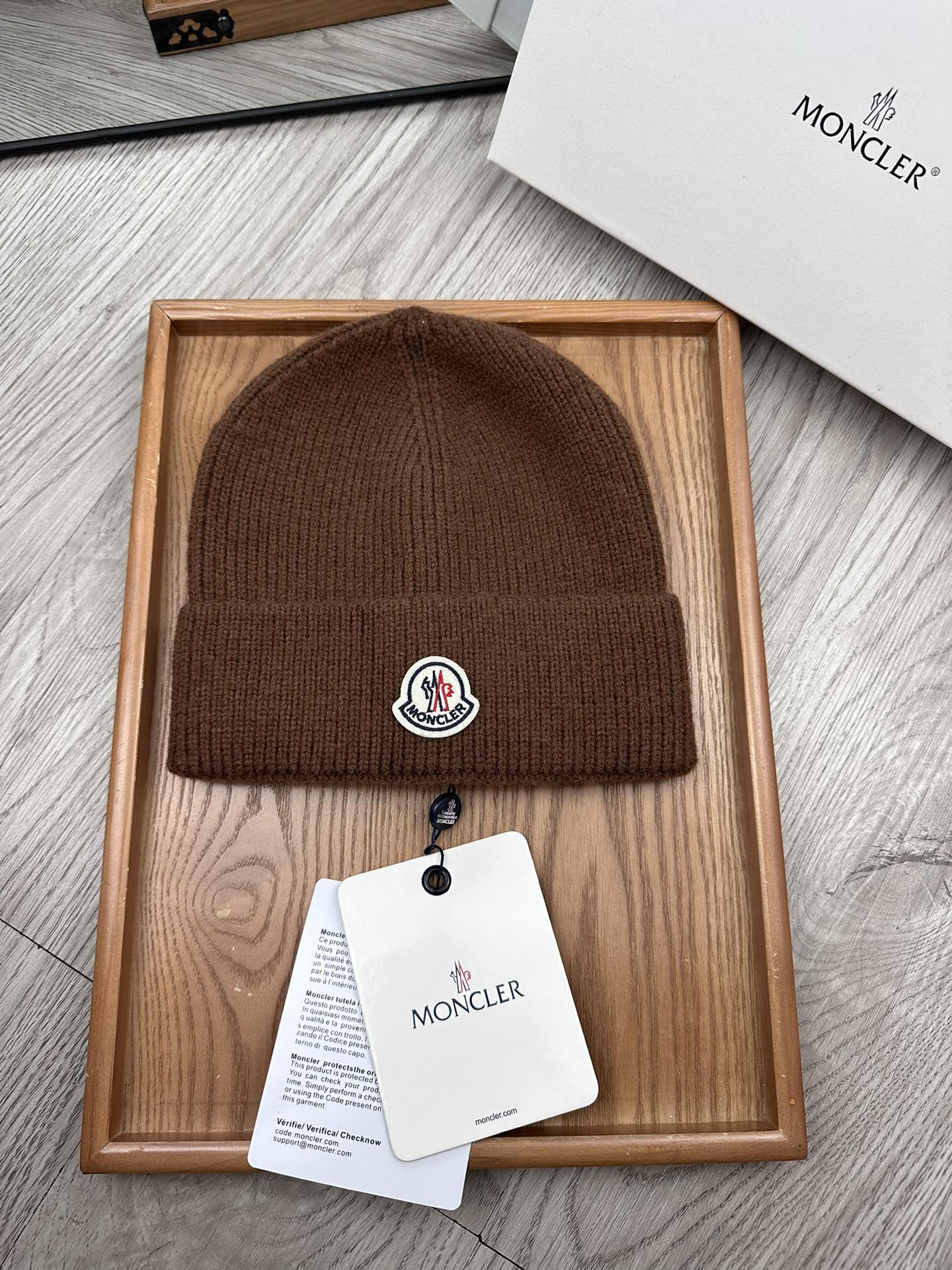 。蒙口。福利特惠！！【细毛线针织单帽】新款上架，特别实惠的一个系列帽子，面料：细毛线。密度紧致！毛线针织