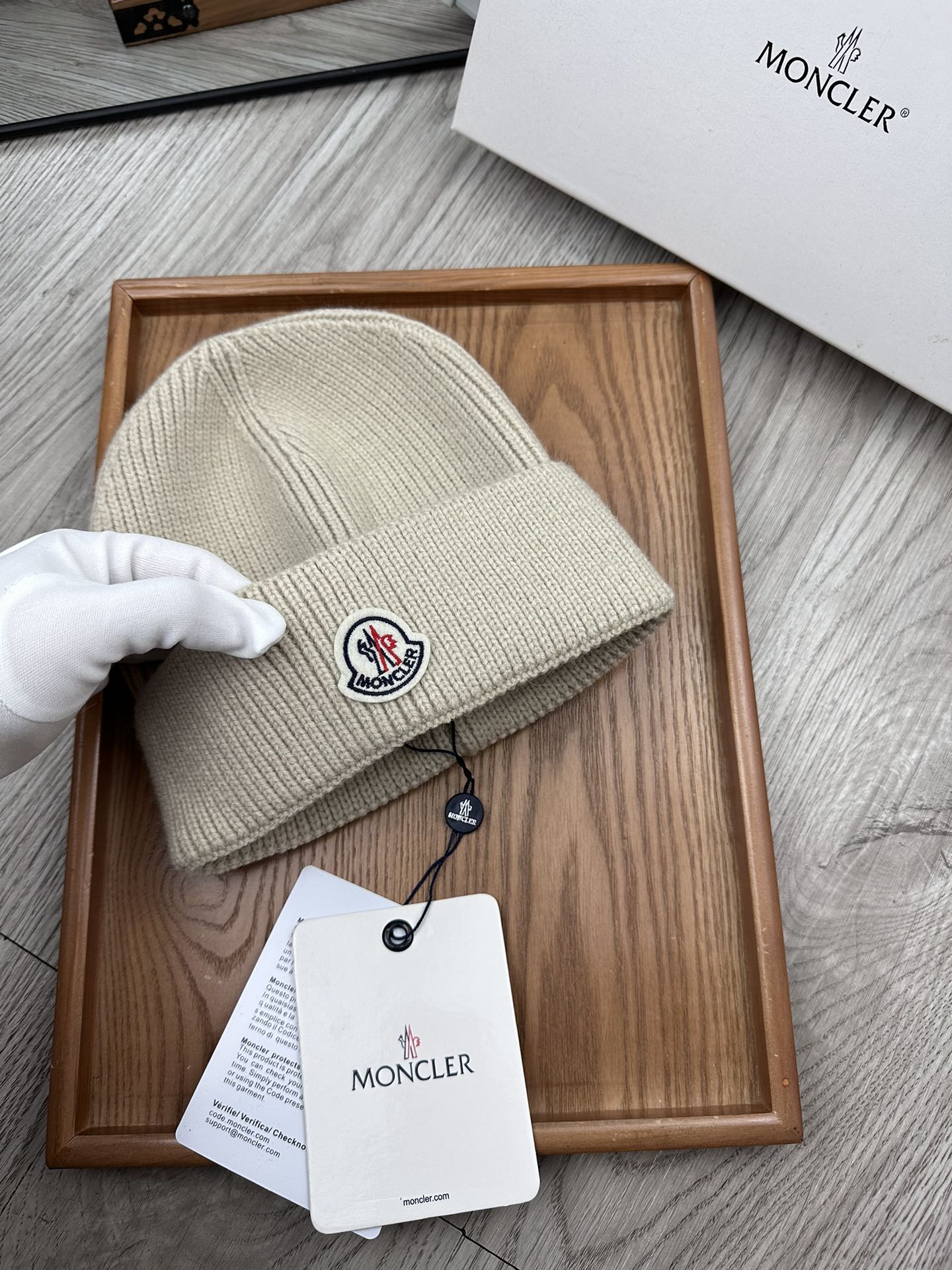 。蒙口。福利特惠！！【细毛线针织单帽】新款上架，特别实惠的一个系列帽子，面料：细毛线。密度紧致！毛线针织