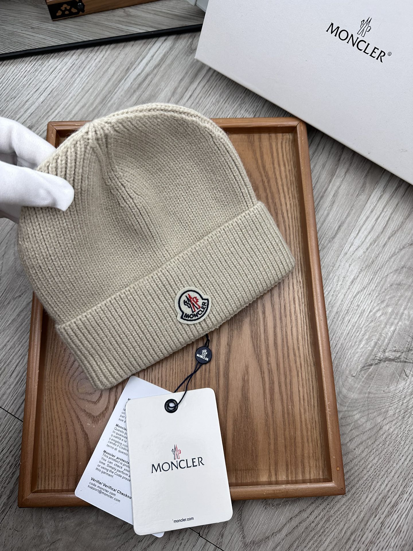 。蒙口。福利特惠！！【细毛线针织单帽】新款上架，特别实惠的一个系列帽子，面料：细毛线。密度紧致！毛线针织