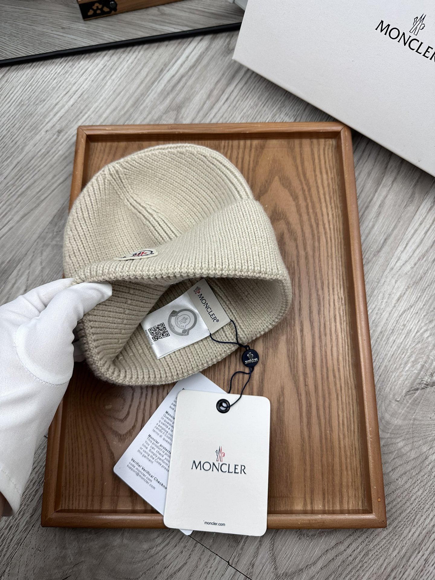 。蒙口。福利特惠！！【细毛线针织单帽】新款上架，特别实惠的一个系列帽子，面料：细毛线。密度紧致！毛线针织