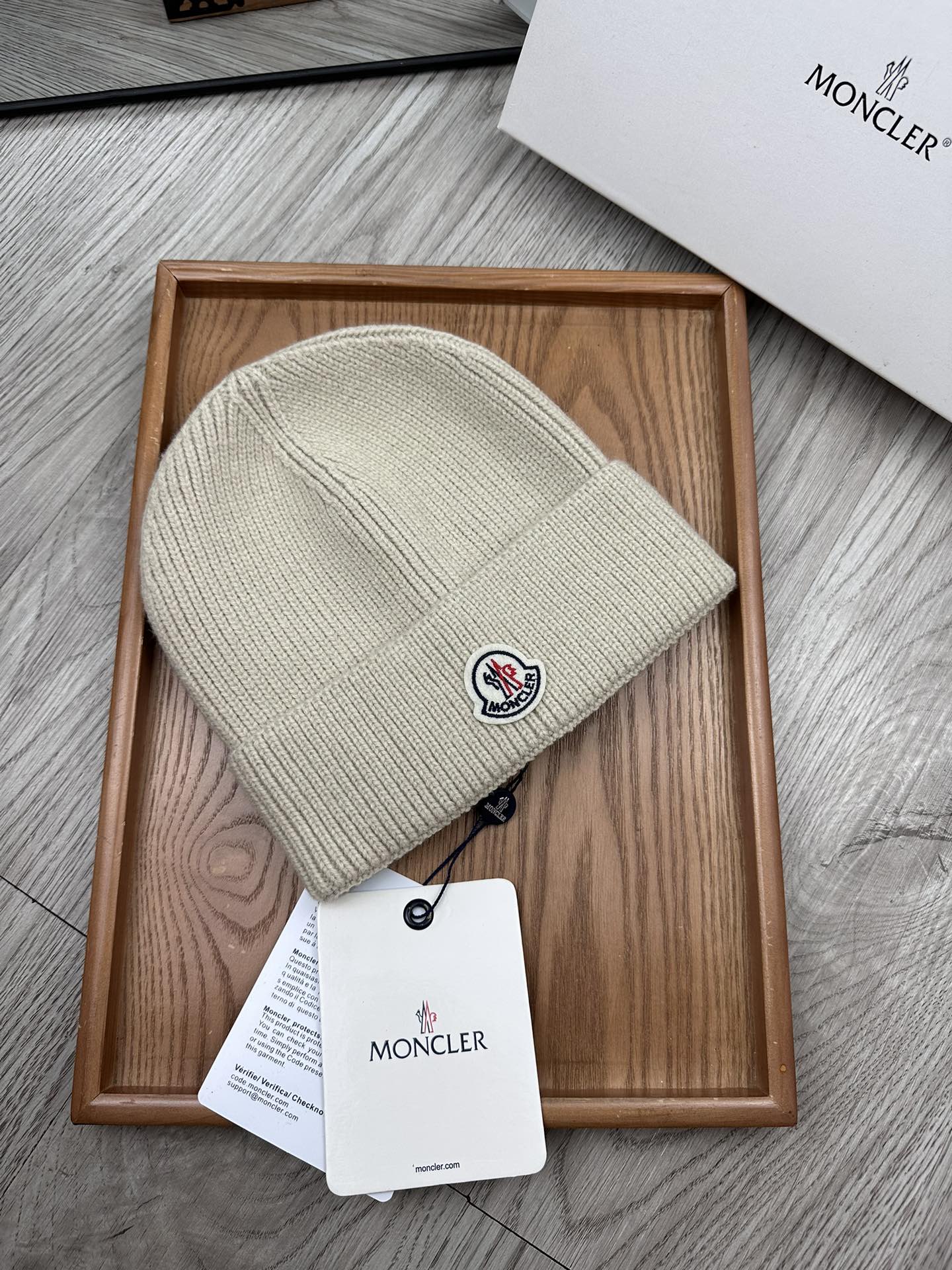 。蒙口。福利特惠！！【细毛线针织单帽】新款上架，特别实惠的一个系列帽子，面料：细毛线。密度紧致！毛线针织