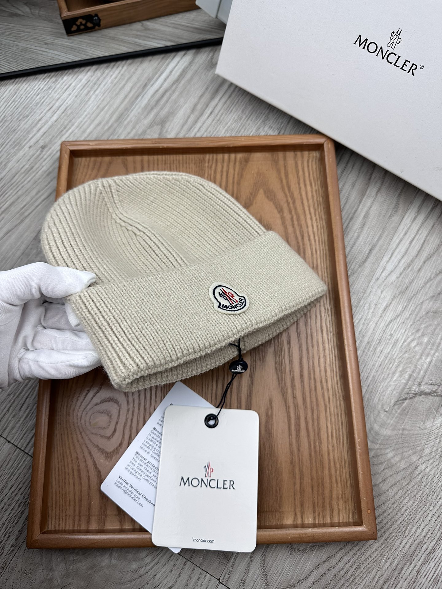 。蒙口。福利特惠！！【细毛线针织单帽】新款上架，特别实惠的一个系列帽子，面料：细毛线。密度紧致！毛线针织