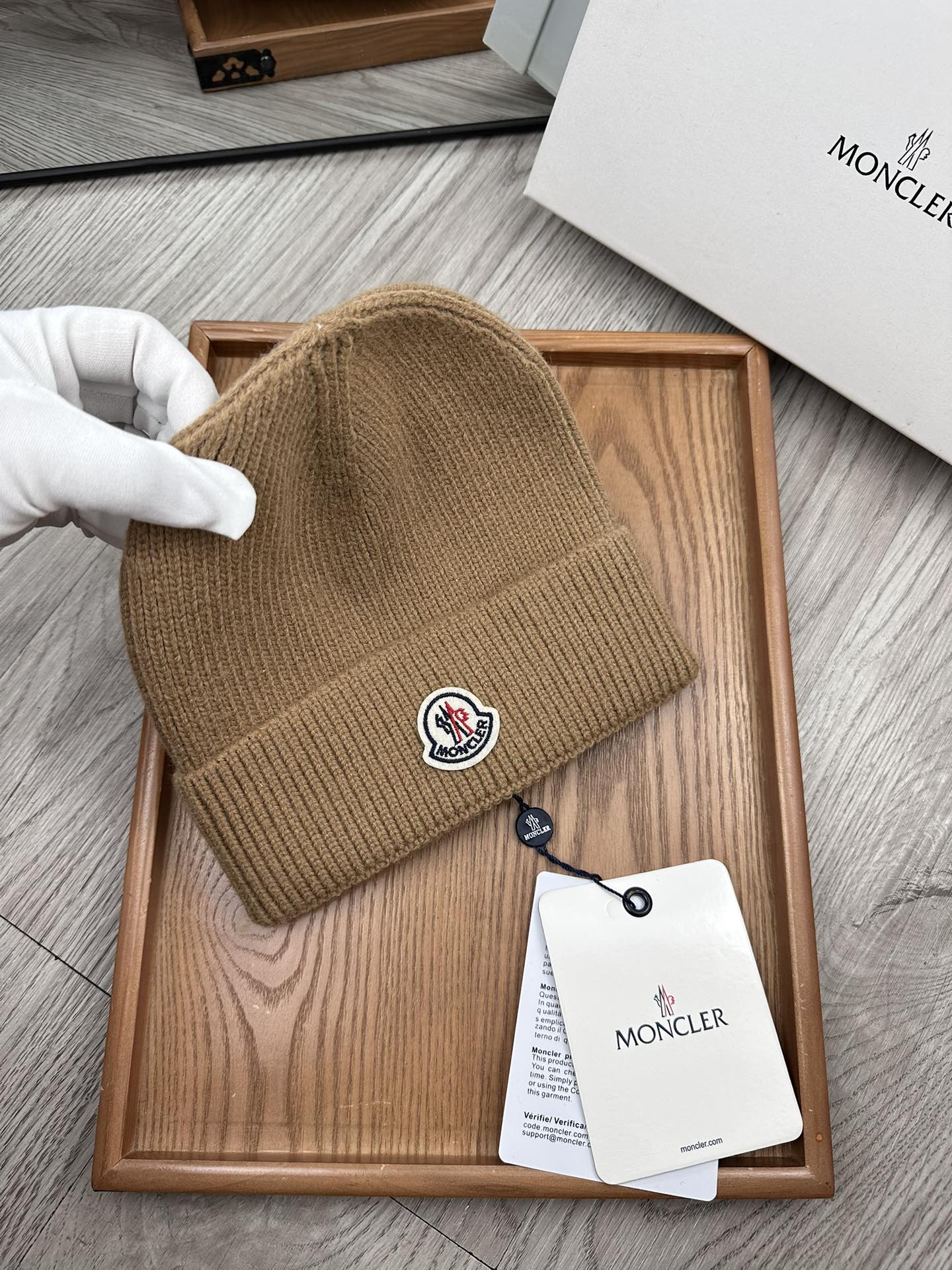 。蒙口。福利特惠！！【细毛线针织单帽】新款上架，特别实惠的一个系列帽子，面料：细毛线。密度紧致！毛线针织