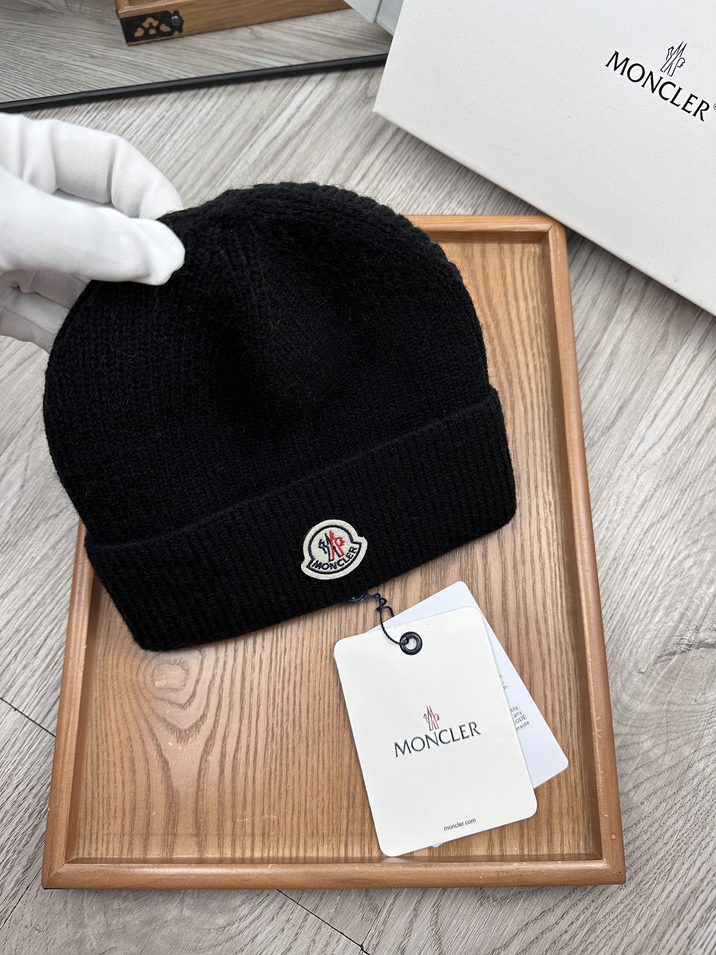 。蒙口。福利特惠！！【细毛线针织单帽】新款上架，特别实惠的一个系列帽子，面料：细毛线。密度紧致！毛线针织