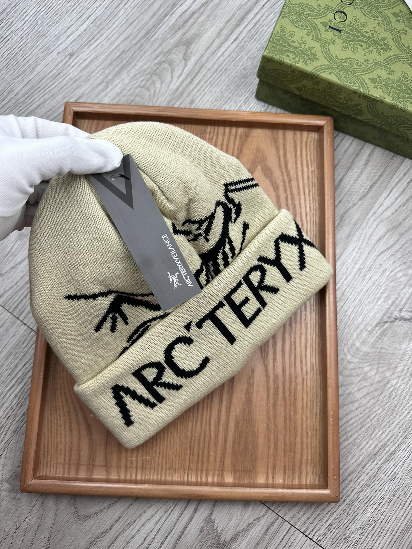 。始祖鸟。福利特惠！！【细毛线针织单帽】新款上架，特别实惠的一个系列帽子，面料：细毛线。密度紧致！毛线针