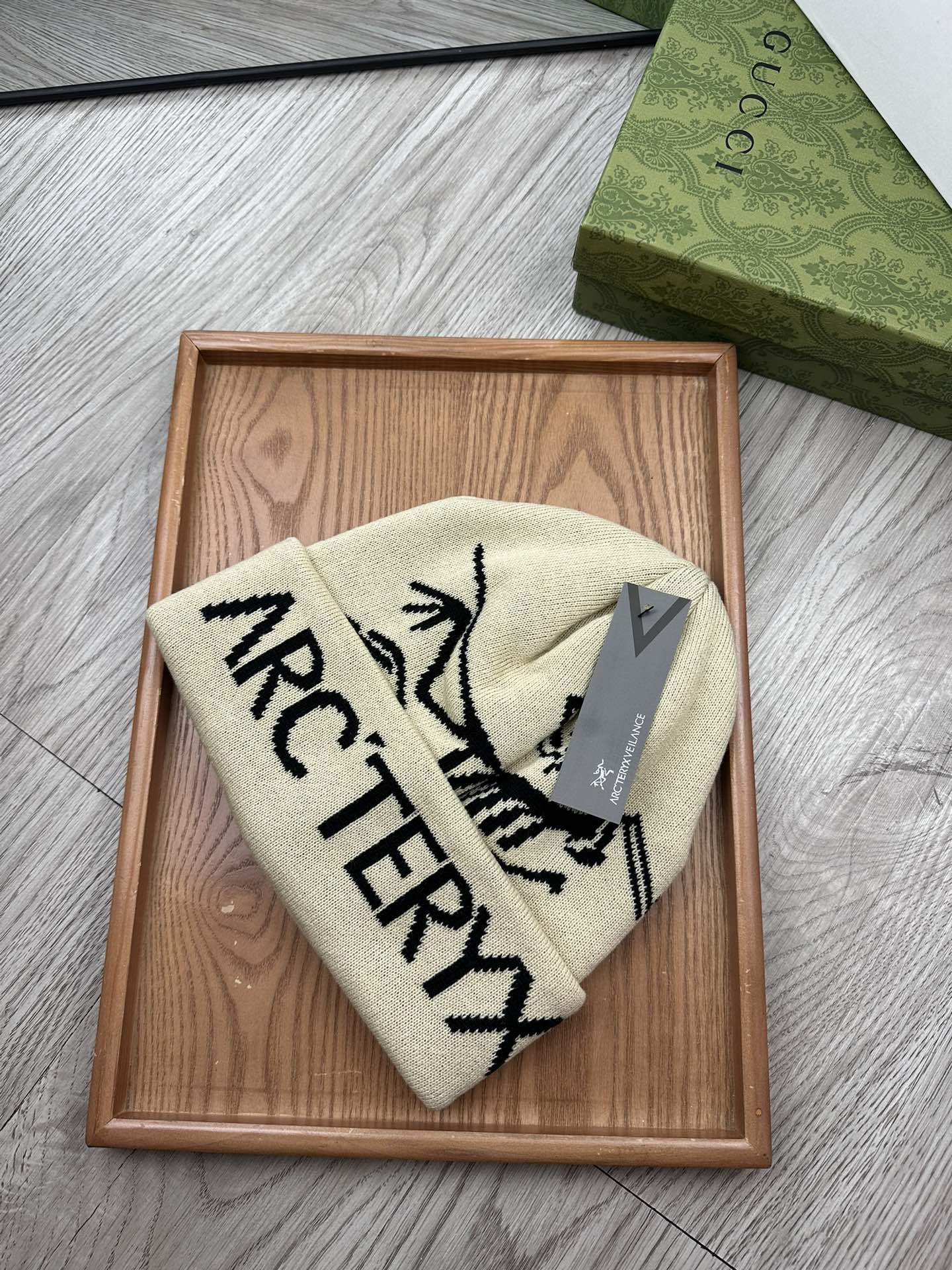 。始祖鸟。福利特惠！！【细毛线针织单帽】新款上架，特别实惠的一个系列帽子，面料：细毛线。密度紧致！毛线针