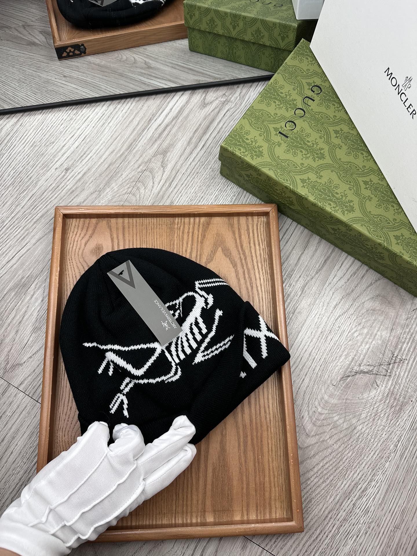 。始祖鸟。福利特惠！！【细毛线针织单帽】新款上架，特别实惠的一个系列帽子，面料：细毛线。密度紧致！毛线针