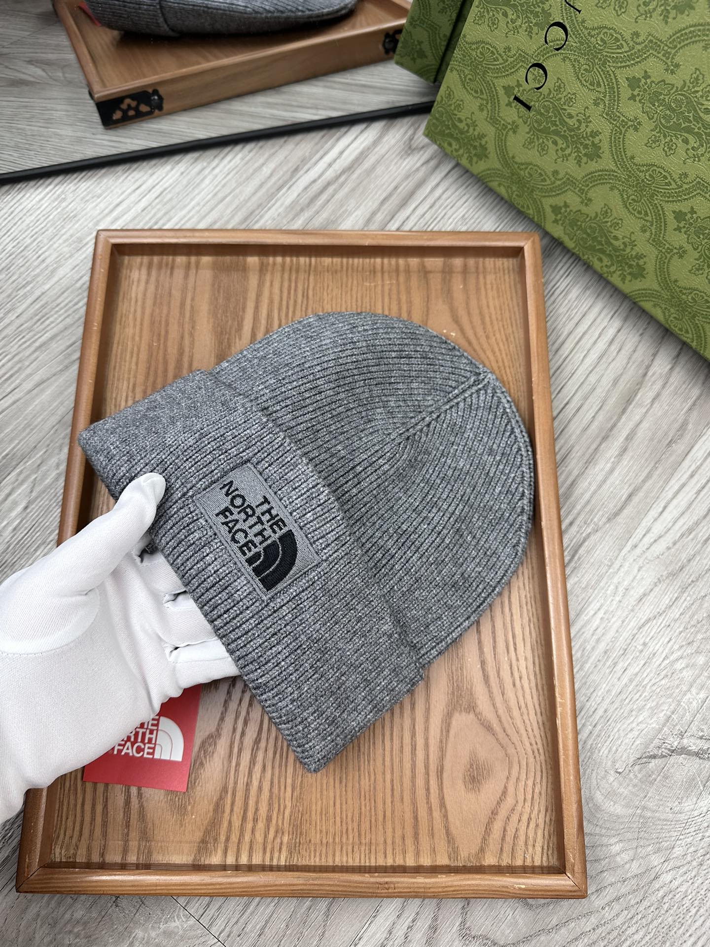 “Stylish and Affordable Men’s Knitted Hat Collection with Thin Hair Fabric” - 图片 6