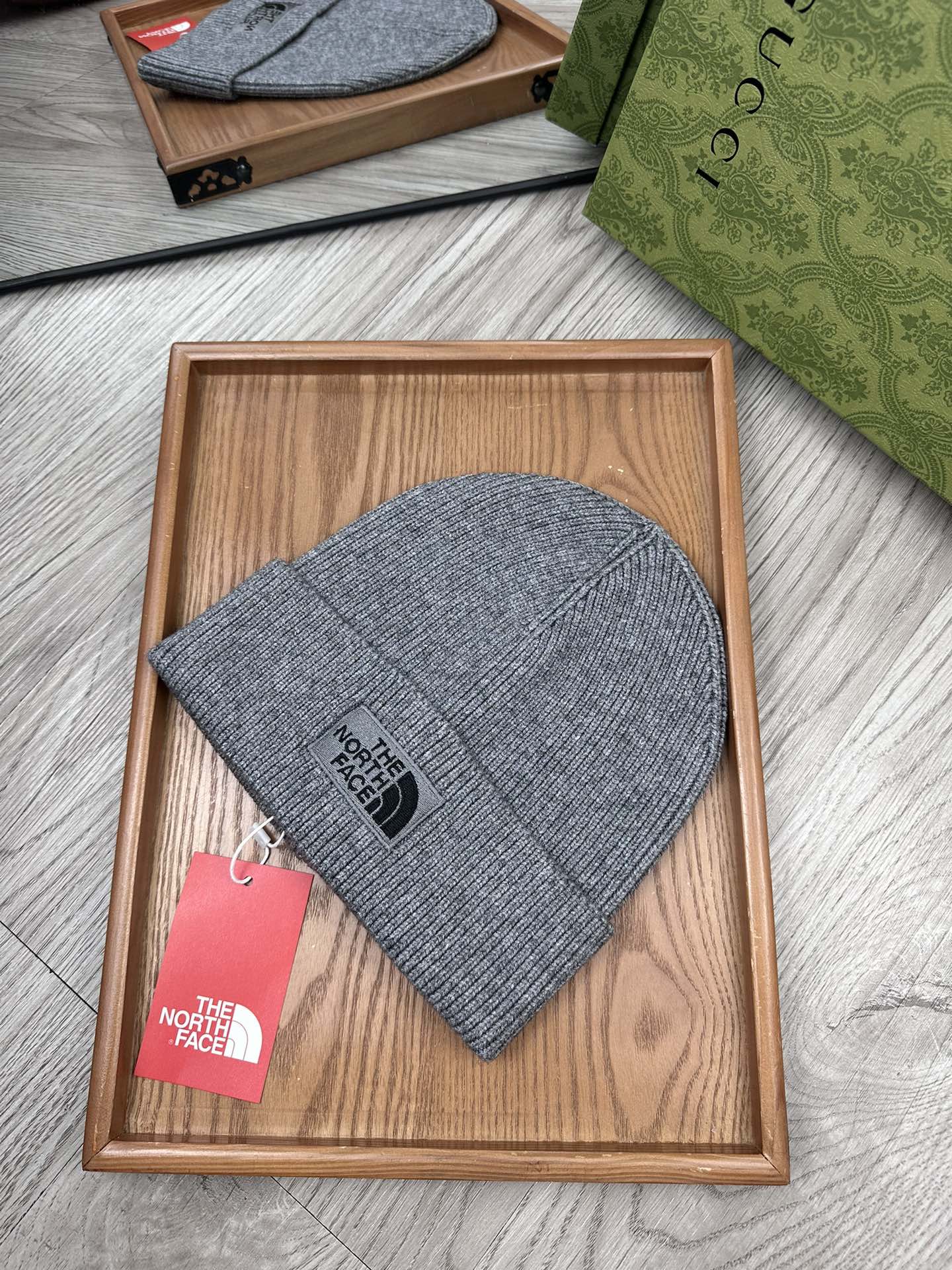 “Stylish and Affordable Men’s Knitted Hat Collection with Thin Hair Fabric” - 图片 3
