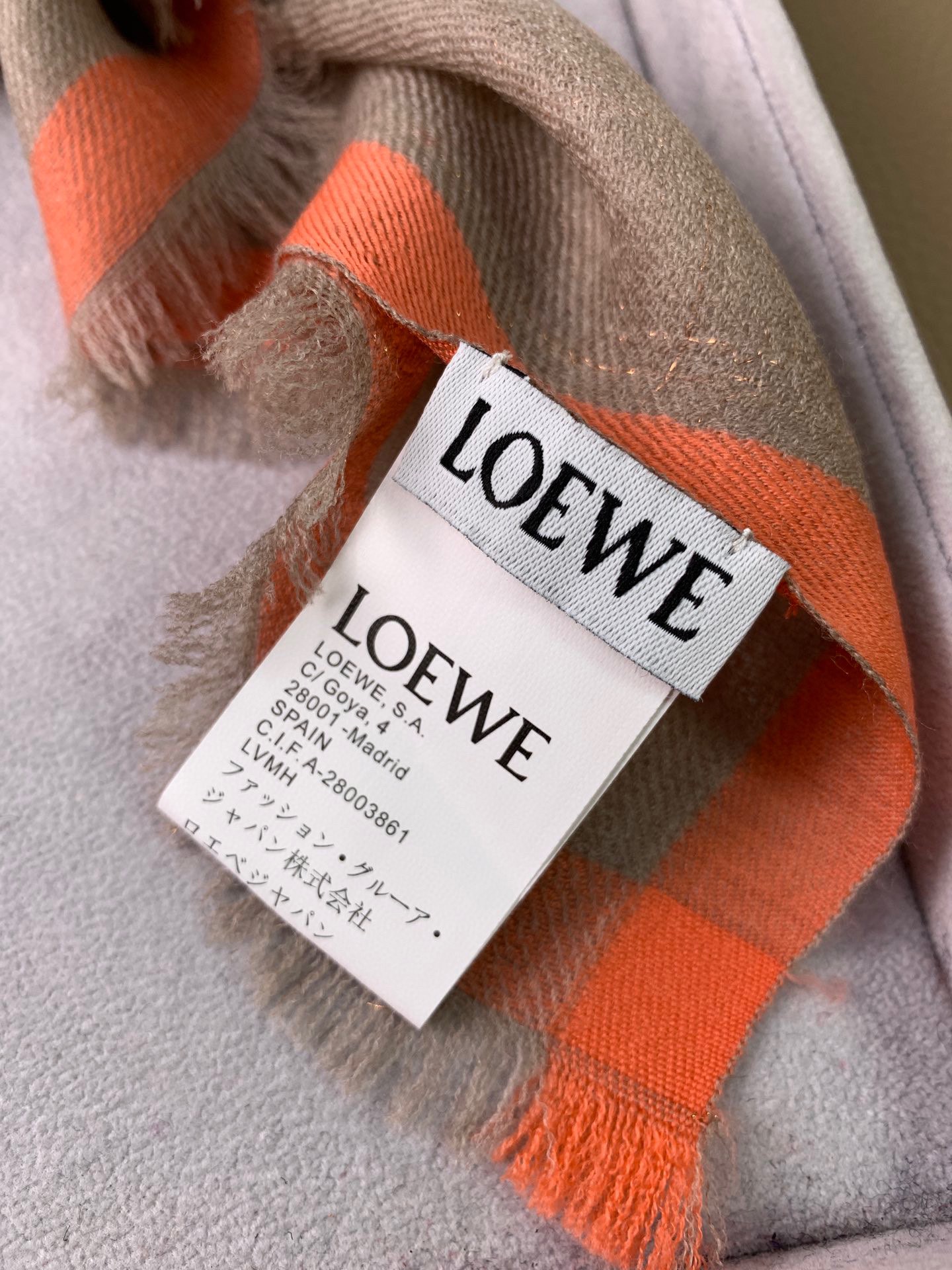 LOEWE2024最新秋冬款出口订单剩余！经典田字形四色拼色,完美对称风格设计自带高贵气场绝对是独有的魅