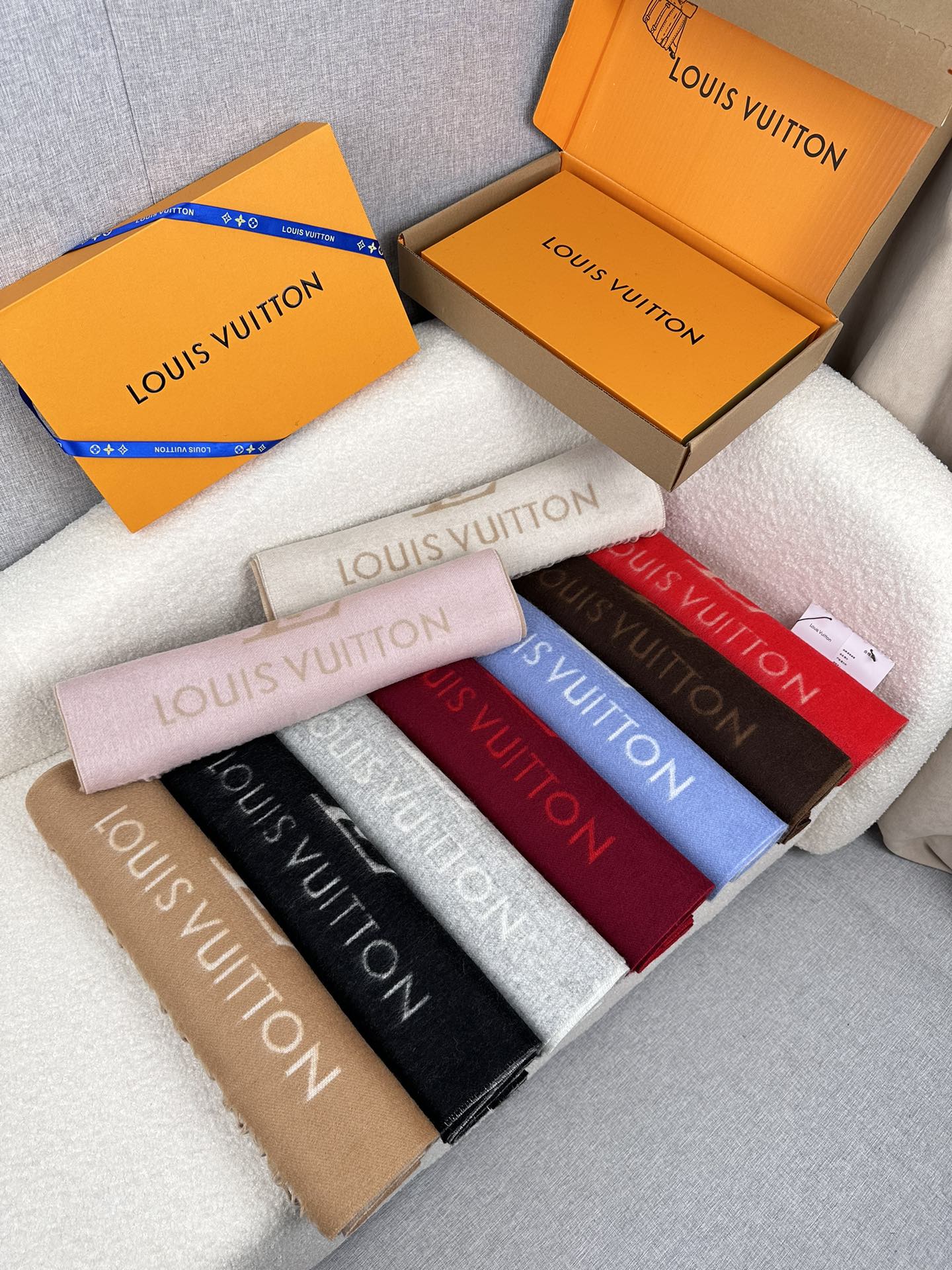 ￥。Louis Vitton。【酒红色】霍思燕同款披肩围巾两用！！驴家经典之作！欧美中东国际各大名模女星