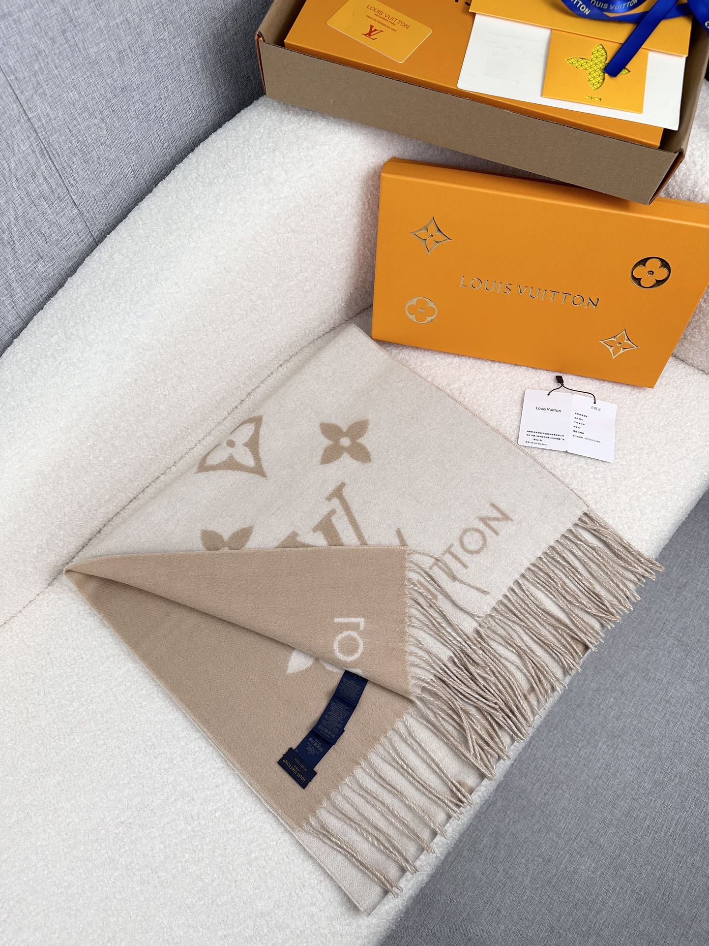 ￥。Louis Vitton。【浅奶茶】霍思燕同款披肩围巾两用！！驴家经典之作！欧美中东国际各大名模女星