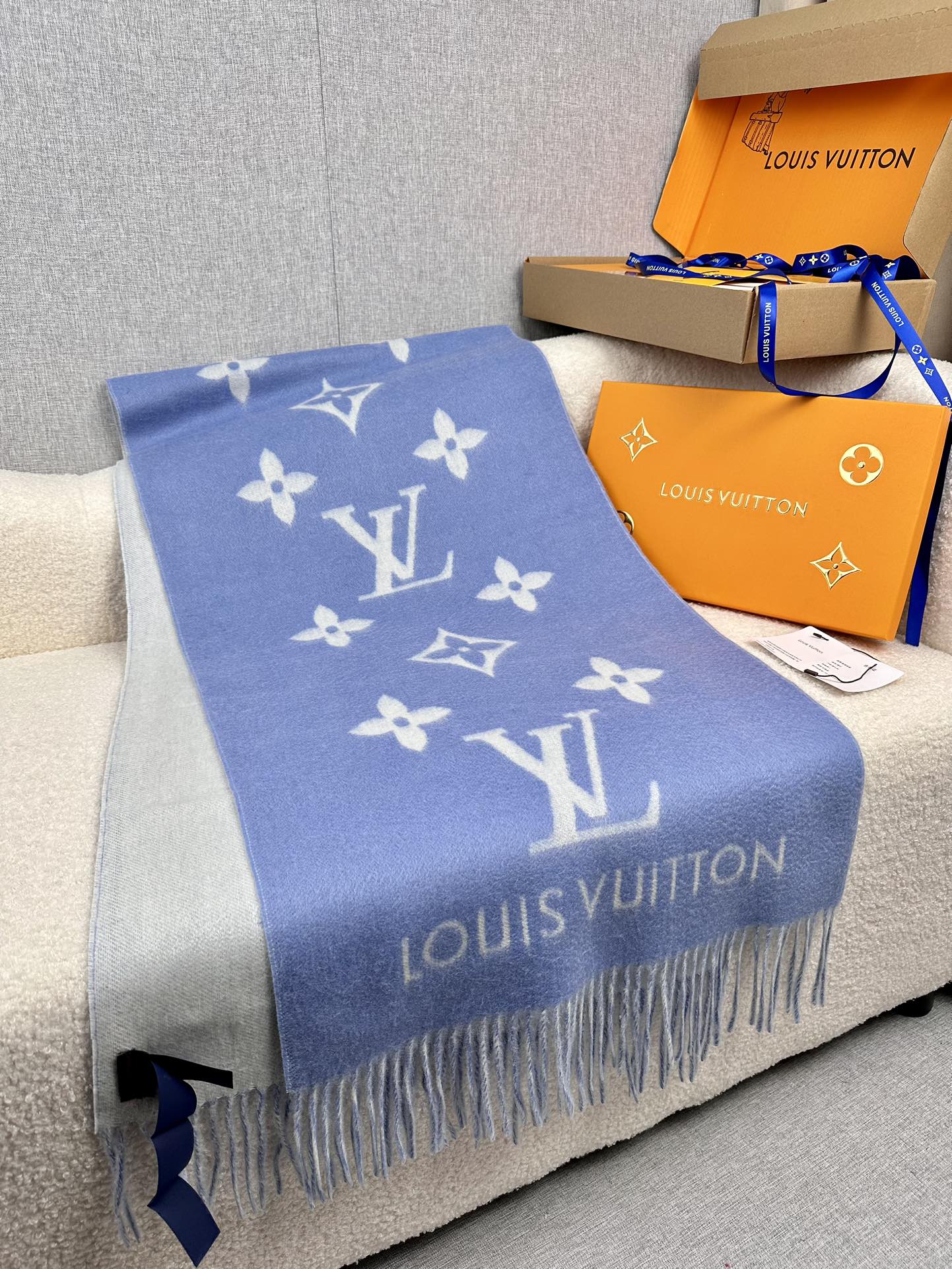 ￥。Louis Vitton。【酒红色】霍思燕同款披肩围巾两用！！驴家经典之作！欧美中东国际各大名模女星