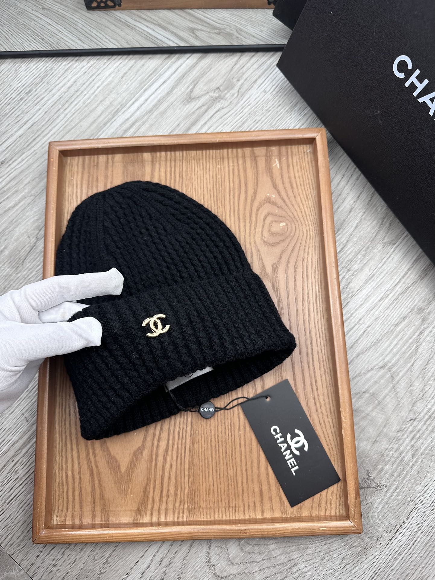 。C家。福利！！新款上架，特别实惠的一个系列帽子，面料：毛线。密度紧致！毛线针织面料手感舒适透气性好！款