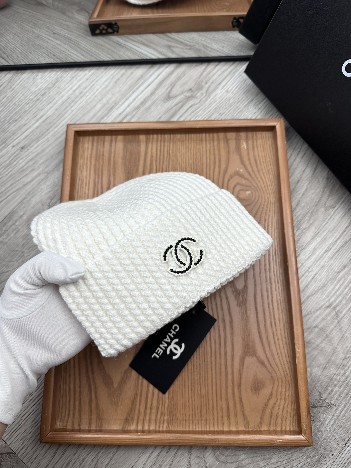 。C家。福利！！新款上架，特别实惠的一个系列帽子，面料：毛线。密度紧致！毛线针织面料手感舒适透气性好！款