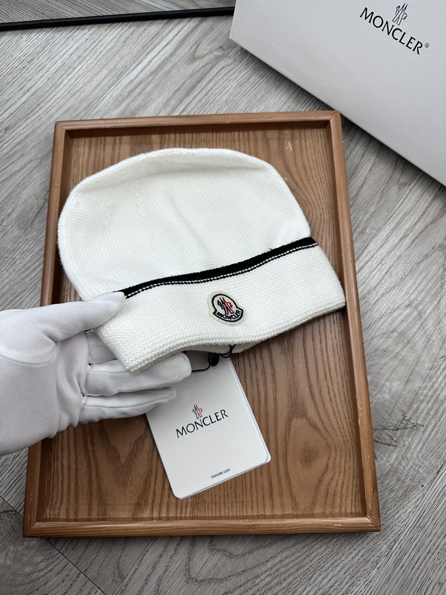 。蒙口。福利！！新款上架，特别实惠的一个系列帽子，面料：毛线。密度紧致！毛线针织面料手感舒适透气性好！款