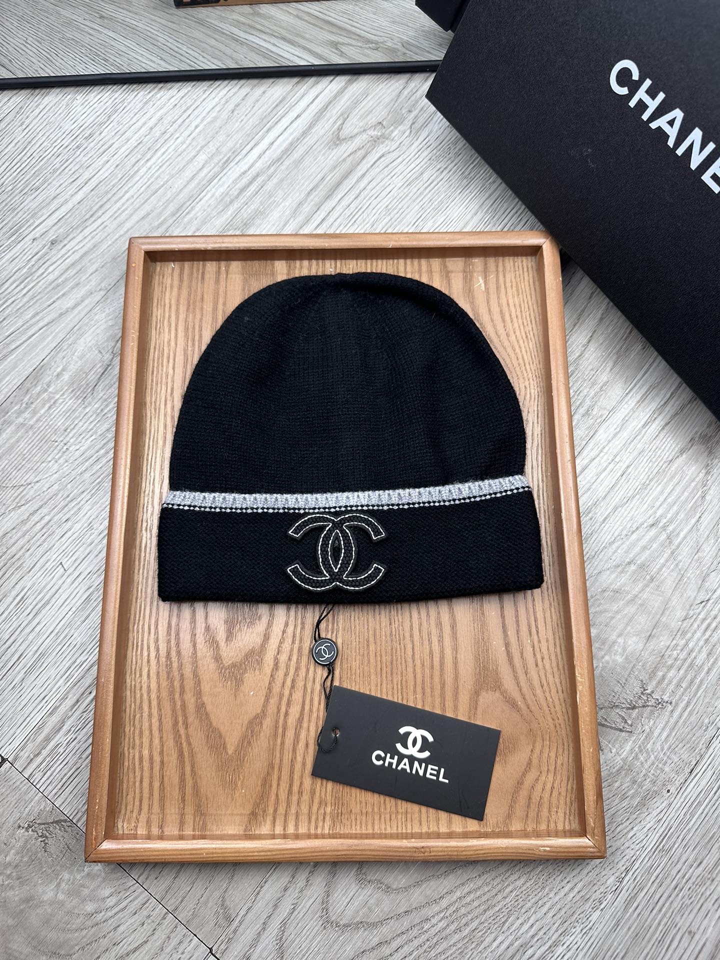 。C家。福利！！新款上架，特别实惠的一个系列帽子，面料：毛线。密度紧致！毛线针织面料手感舒适透气性好！款