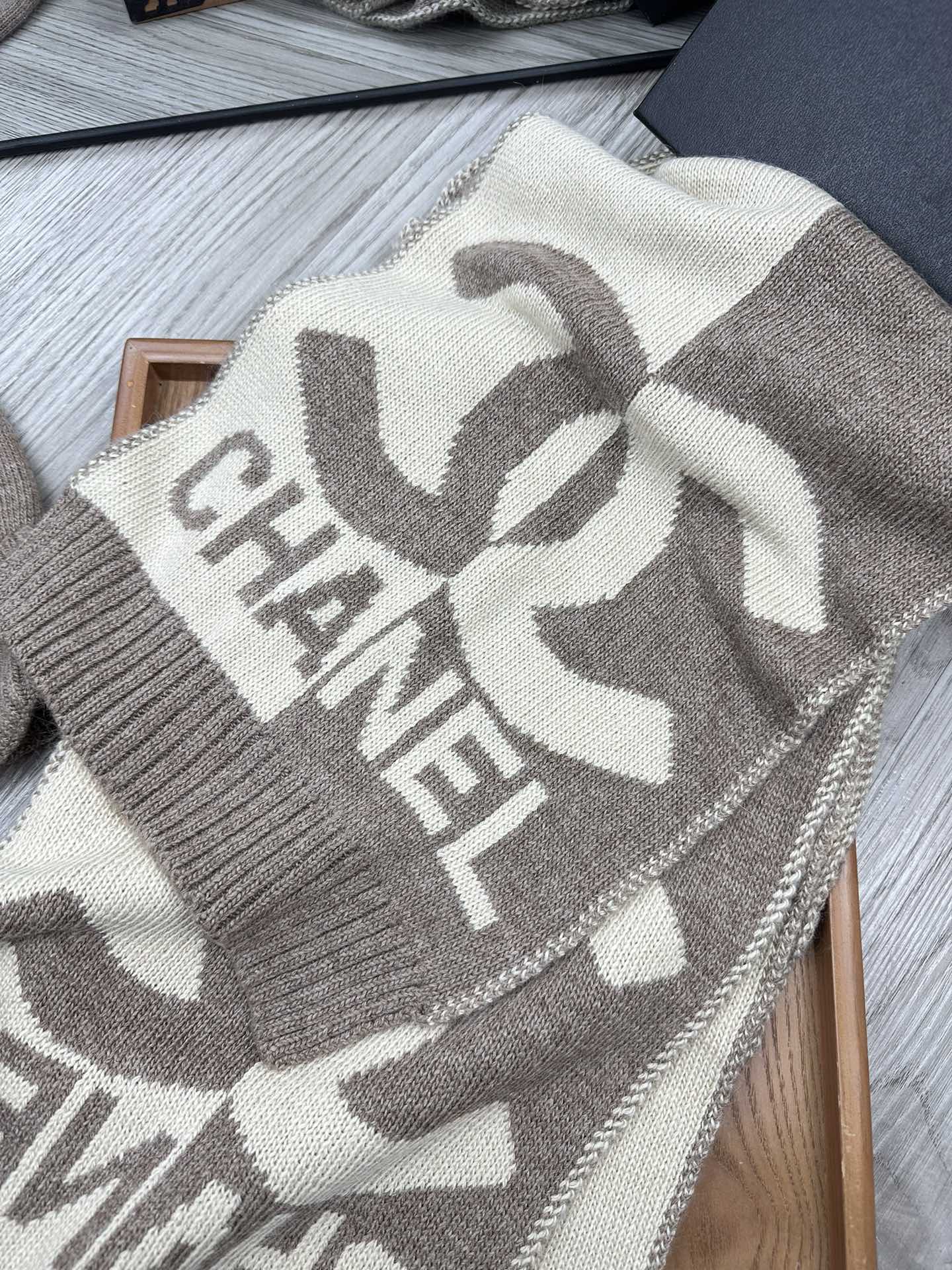 🌹。C家。【两件套-羊毛套装帽子】经典套装帽子！帽子➕围巾！70%羊毛+30%兔毛。暖暖哒超级舒服～冬日小姐姐减龄神器哦