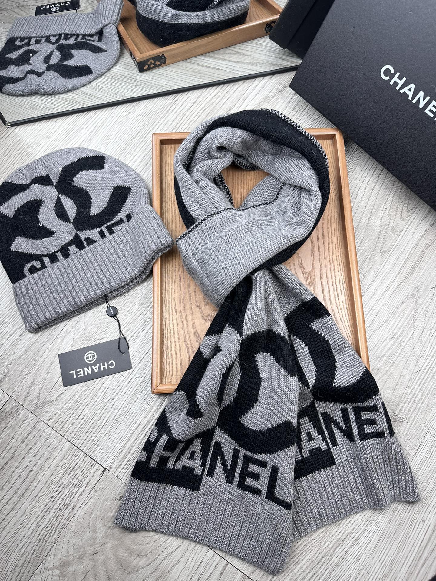 🌹。C家。【两件套-羊毛套装帽子】经典套装帽子！帽子➕围巾！70%羊毛+30%兔毛。暖暖哒超级舒服～冬日小姐姐减龄神器哦