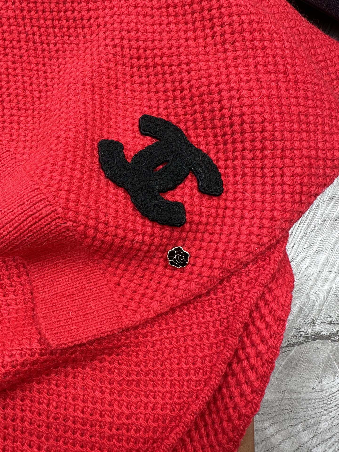 🌹。C家。【两件套-羊毛套装帽子】经典套装帽子！帽子➕围巾！70%羊毛+30%兔毛。暖暖哒超级舒服～冬日小姐姐减龄神器哦