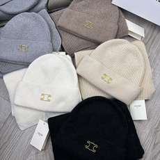 🌹。赛琳。【两件套-羊毛套装帽子】经典套装帽子!帽子➕围巾!70%羊毛+30%兔毛。暖暖哒超级舒服~冬日小姐姐减龄神器哦 🌹。赛琳。【两件套-羊毛套装帽子】经典套装帽子!帽子➕围巾!70%羊毛+30%兔毛。暖暖哒超级舒服~冬日小姐姐减龄神器哦