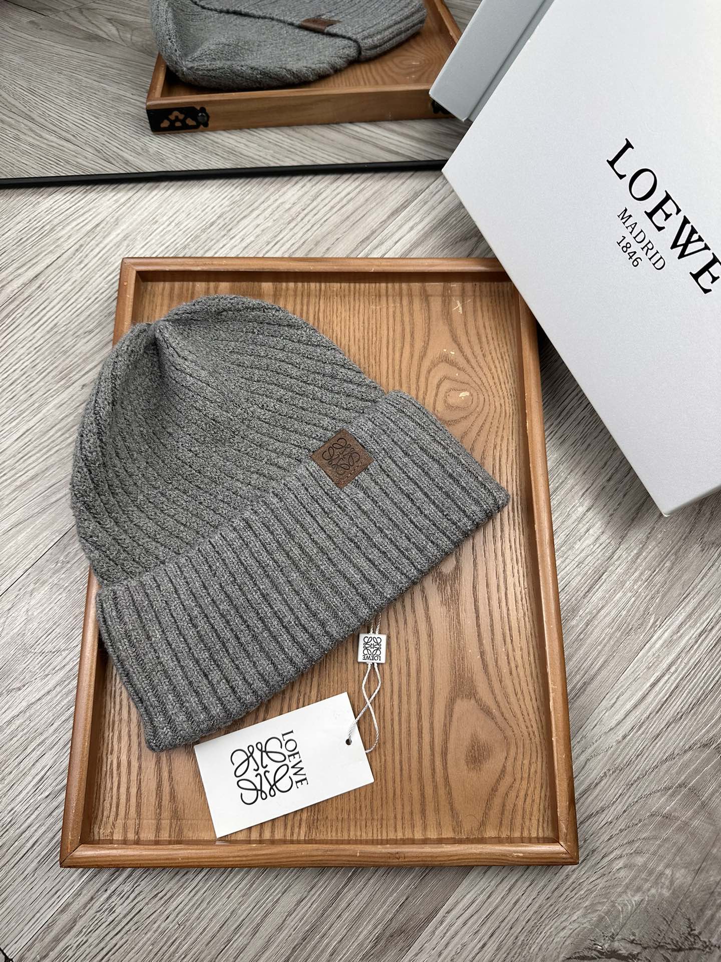 🌹。Loewe。【羊毛单帽】客供小羊毛！珍贵典藏的灵魂帽子！客供色纱.每个颜色都非常好看！经典！手感软腻