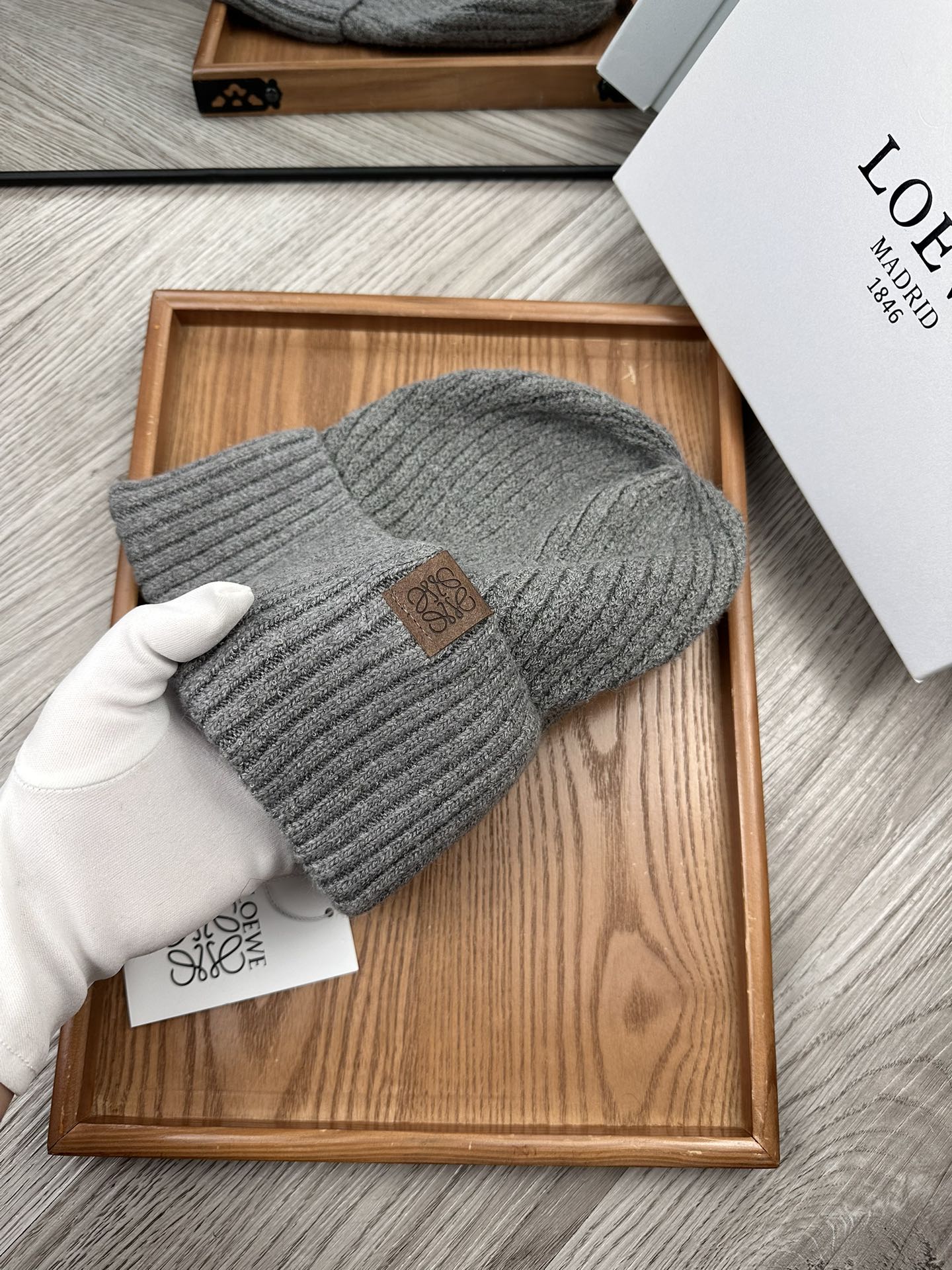 🌹。Loewe。【羊毛单帽】客供小羊毛！珍贵典藏的灵魂帽子！客供色纱.每个颜色都非常好看！经典！手感软腻