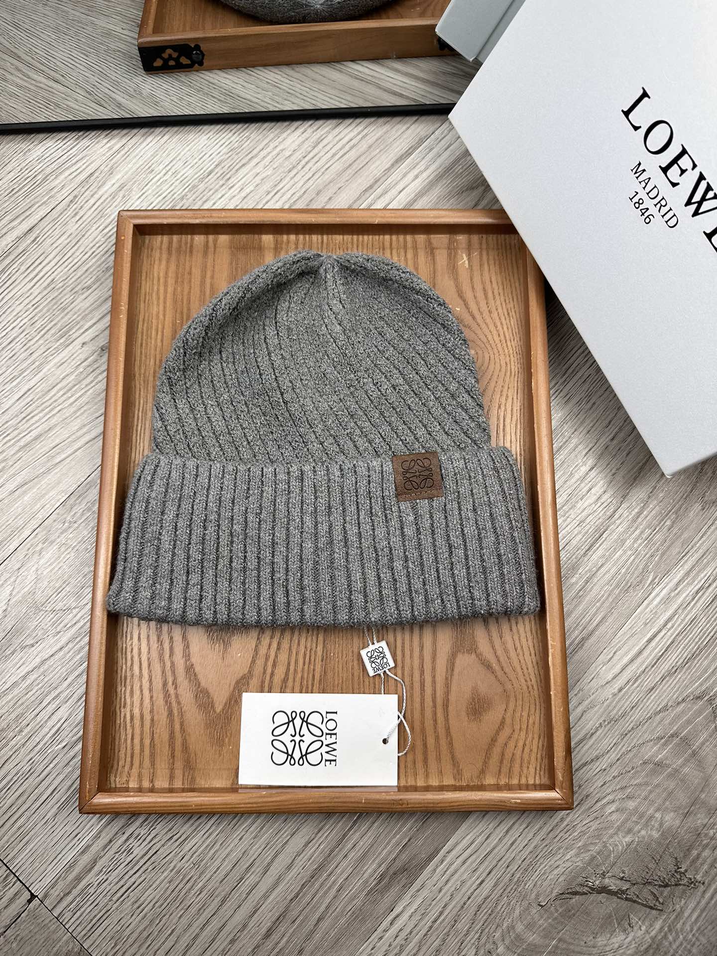 🌹。Loewe。【羊毛单帽】客供小羊毛！珍贵典藏的灵魂帽子！客供色纱.每个颜色都非常好看！经典！手感软腻