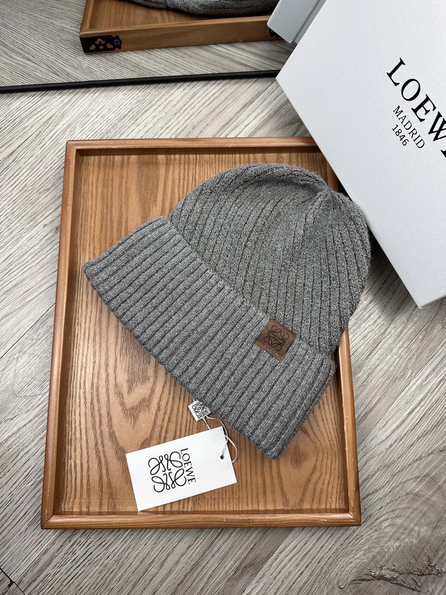 🌹。Loewe。【羊毛单帽】客供小羊毛！珍贵典藏的灵魂帽子！客供色纱.每个颜色都非常好看！经典！手感软腻