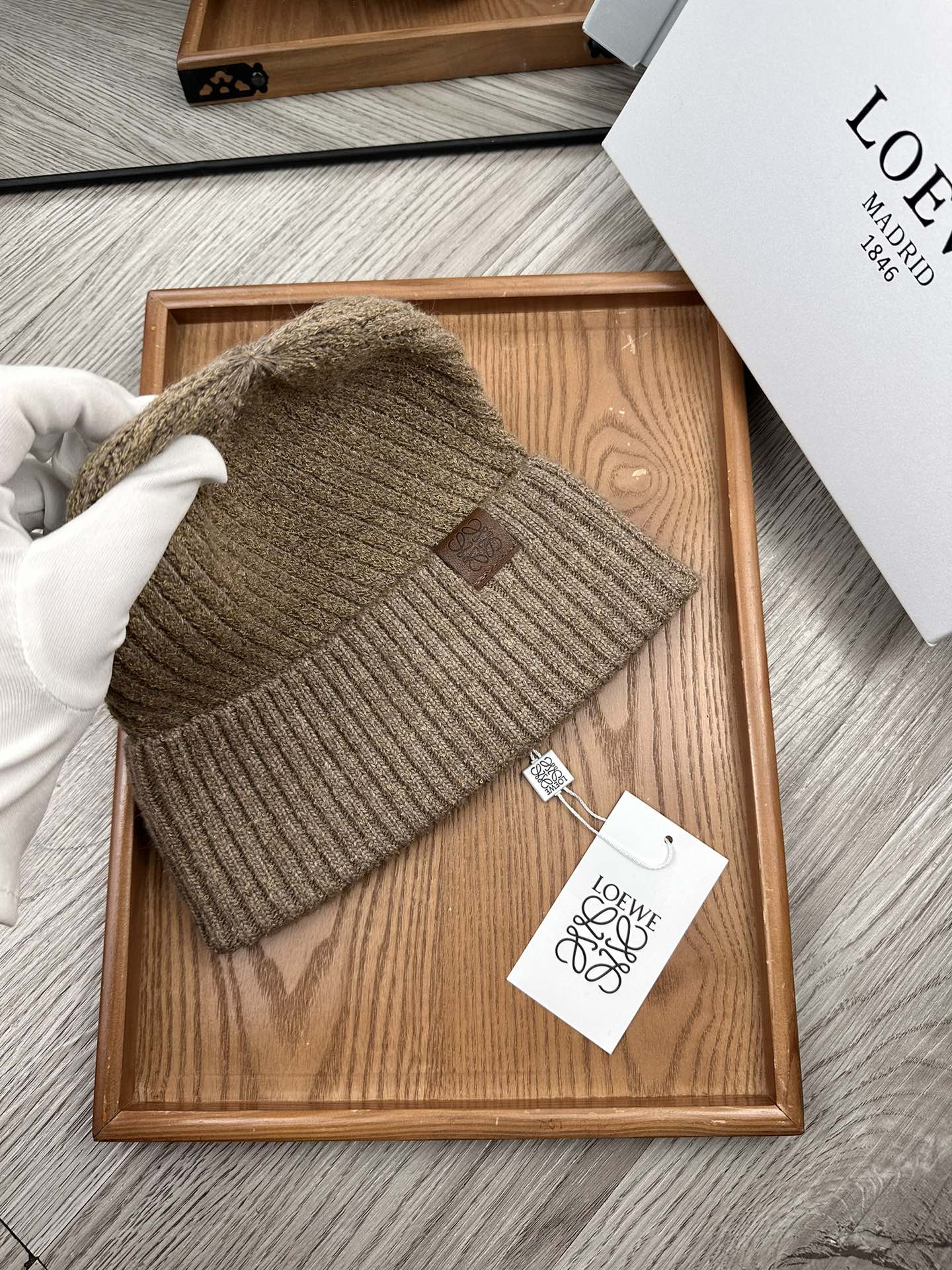 🌹。Loewe。【羊毛单帽】客供小羊毛！珍贵典藏的灵魂帽子！客供色纱.每个颜色都非常好看！经典！手感软腻