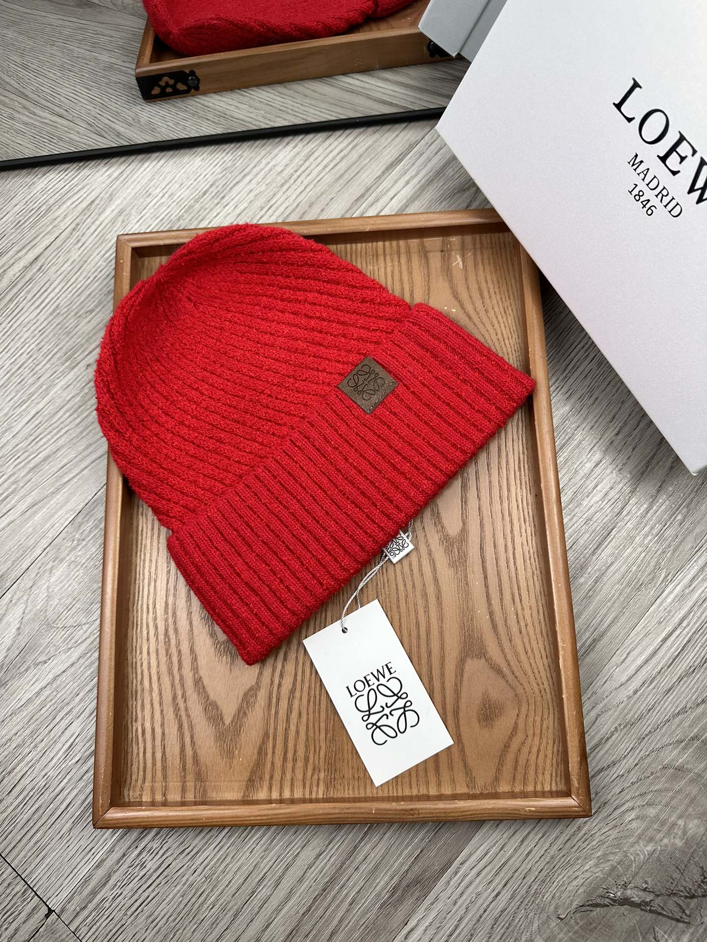 🌹。Loewe。【羊毛单帽】客供小羊毛！珍贵典藏的灵魂帽子！客供色纱.每个颜色都非常好看！经典！手感软腻