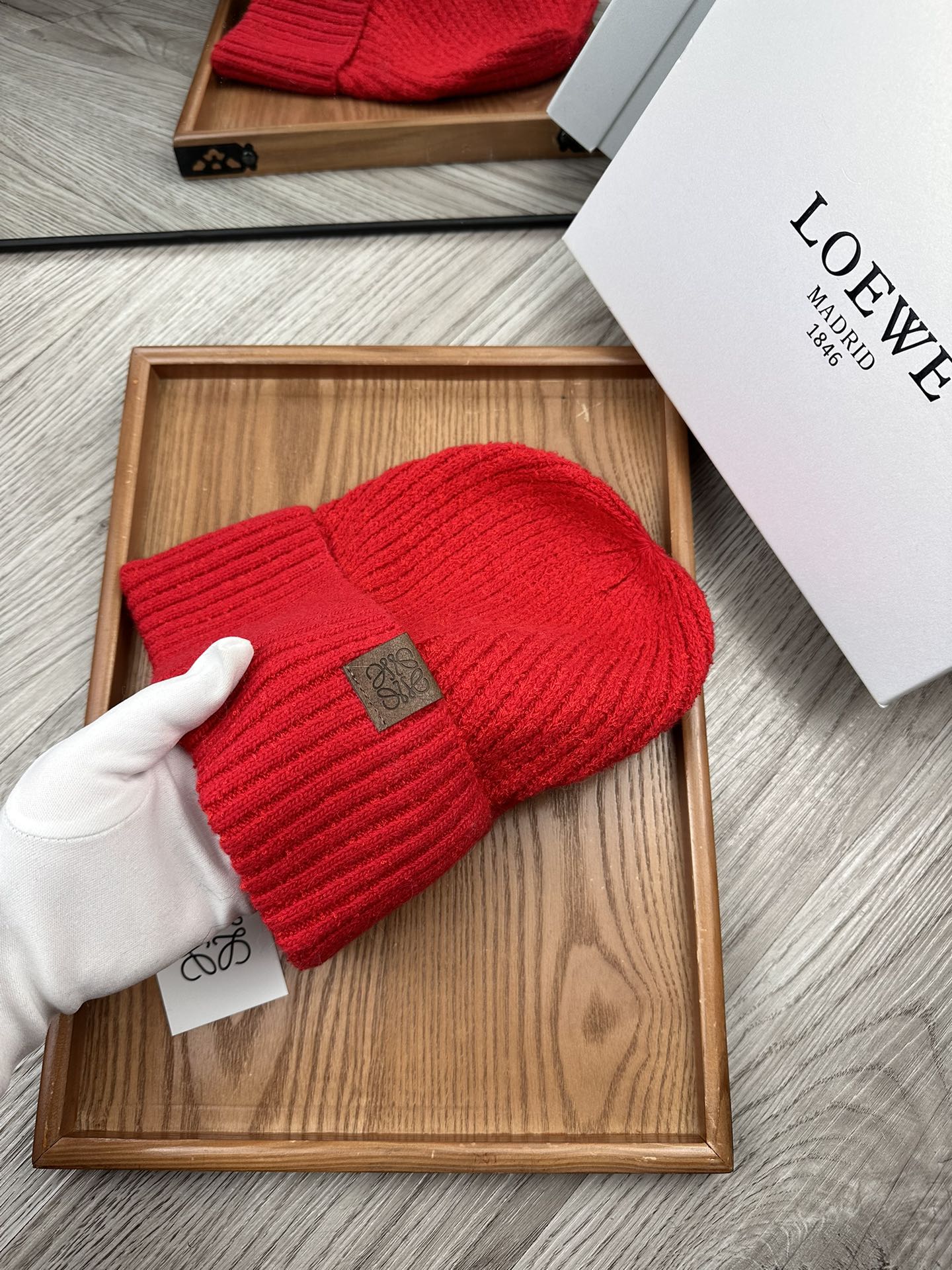 🌹。Loewe。【羊毛单帽】客供小羊毛！珍贵典藏的灵魂帽子！客供色纱.每个颜色都非常好看！经典！手感软腻