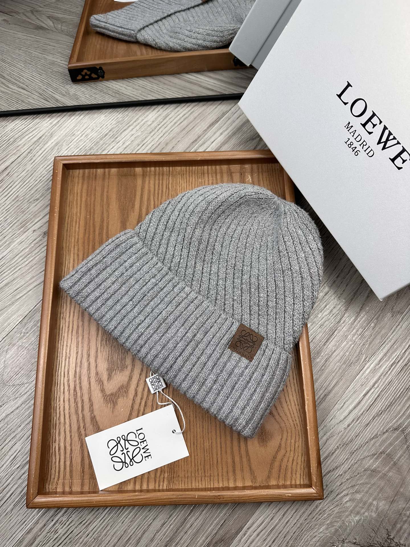 🌹。Loewe。【羊毛单帽】客供小羊毛！珍贵典藏的灵魂帽子！客供色纱.每个颜色都非常好看！经典！手感软腻