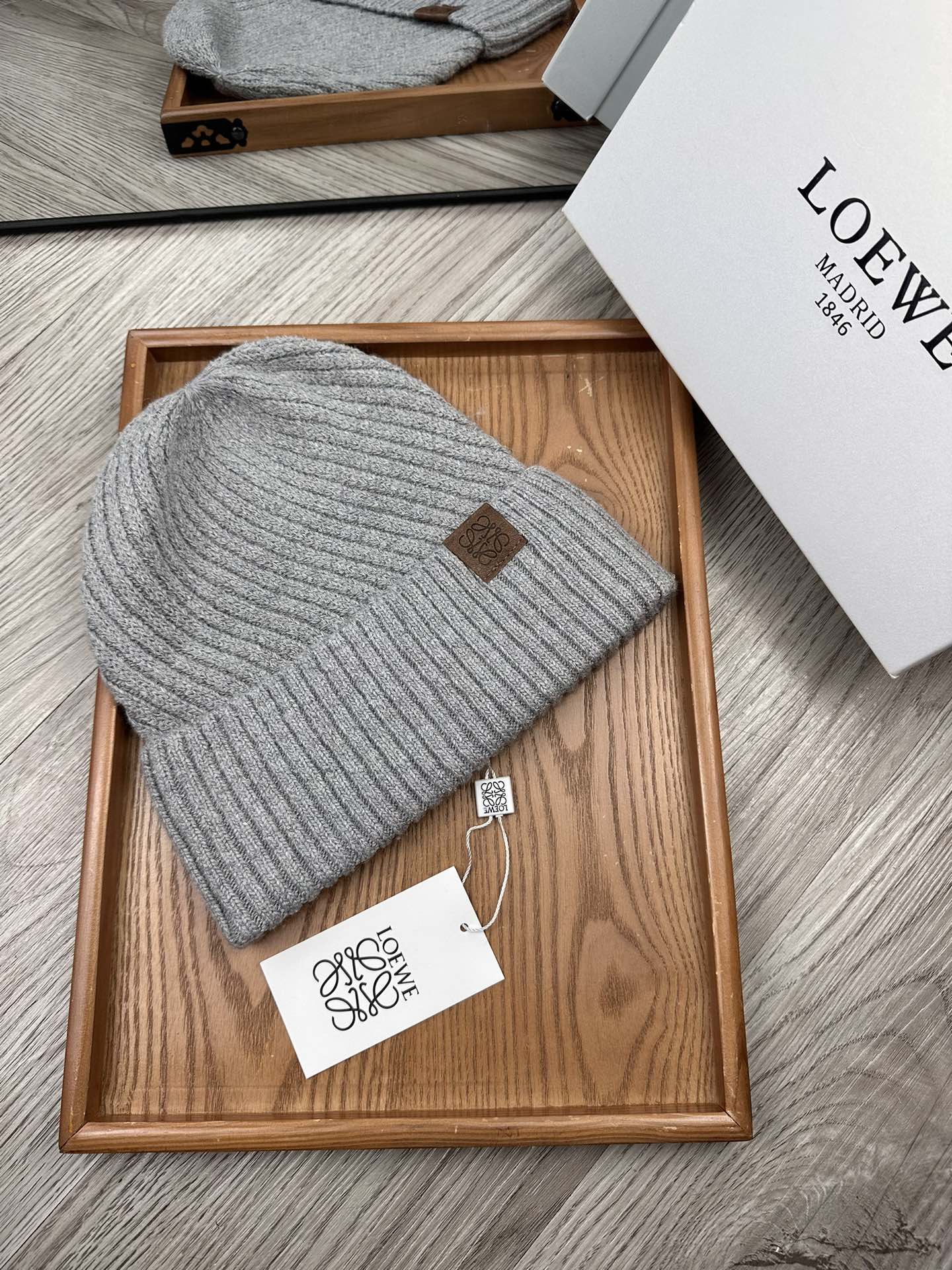 🌹。Loewe。【羊毛单帽】客供小羊毛！珍贵典藏的灵魂帽子！客供色纱.每个颜色都非常好看！经典！手感软腻