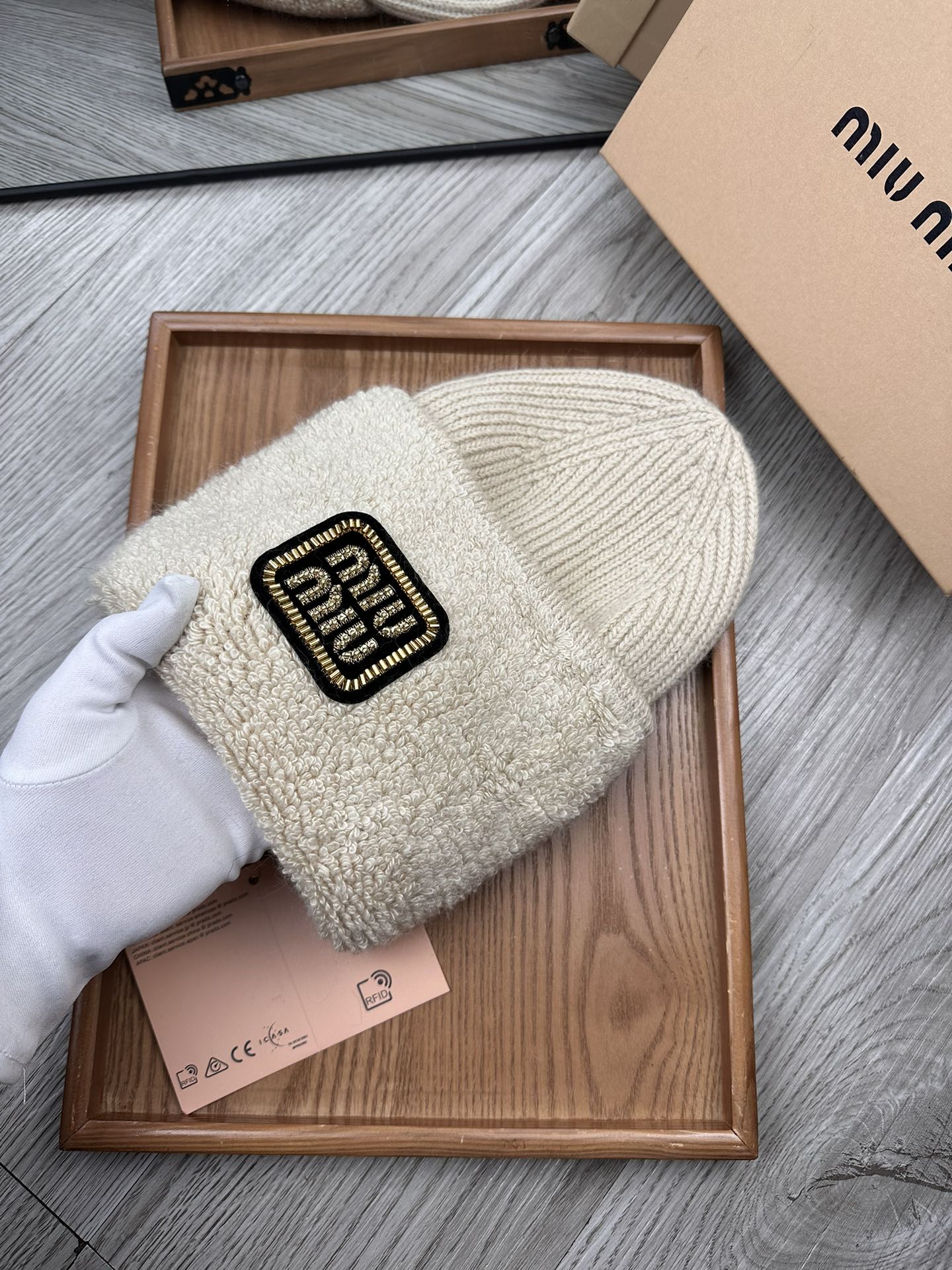 🌹。miumiu。【羊毛单帽】客供小羊毛！珍贵典藏的灵魂帽子！客供色纱.每个颜色都非常好看！经典！手感软