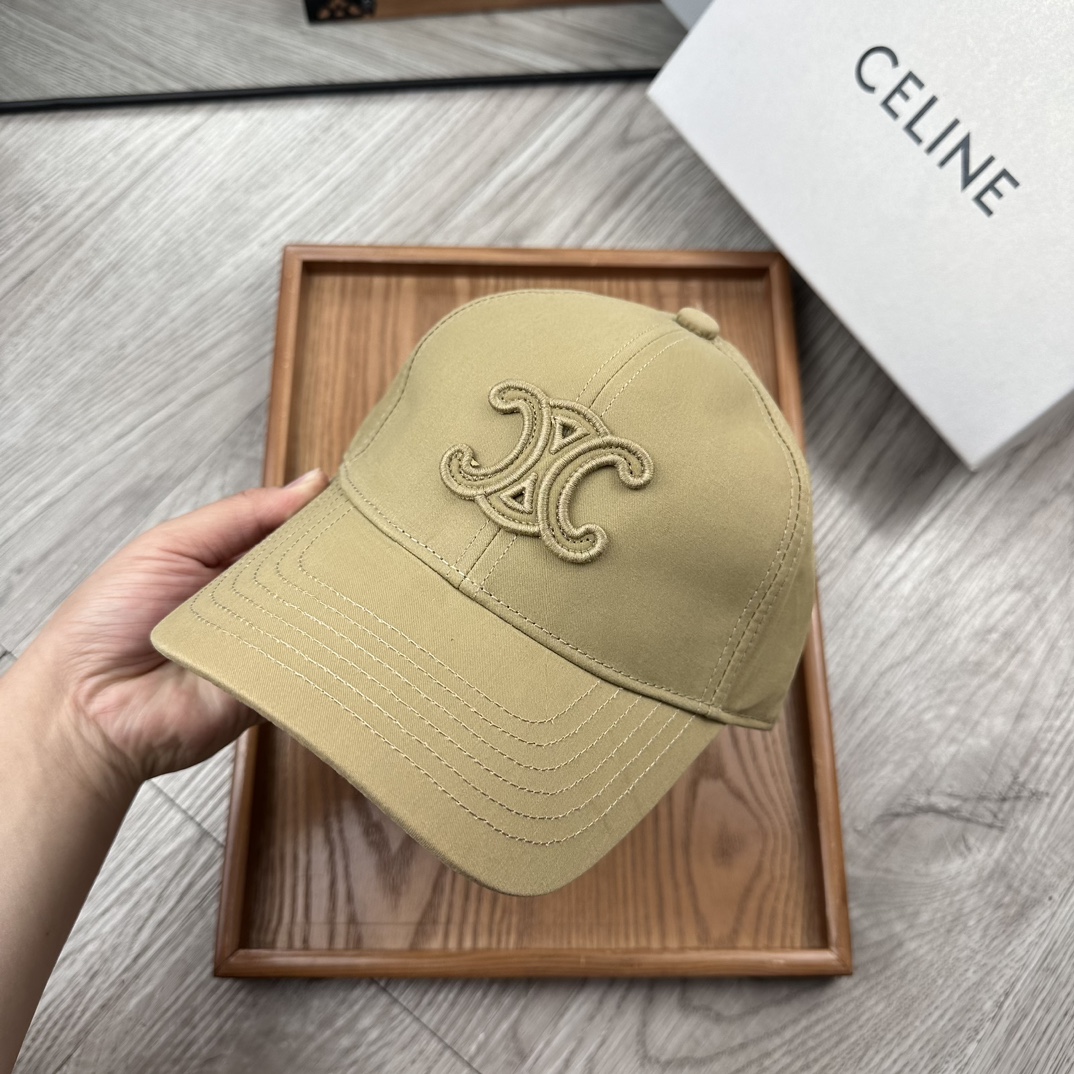 。赛琳。【配防尘袋】新品棒球帽！材质：纯棉！透气性好！春天挡风，夏天防晒必备单品！颜色大气！款式新颖别致