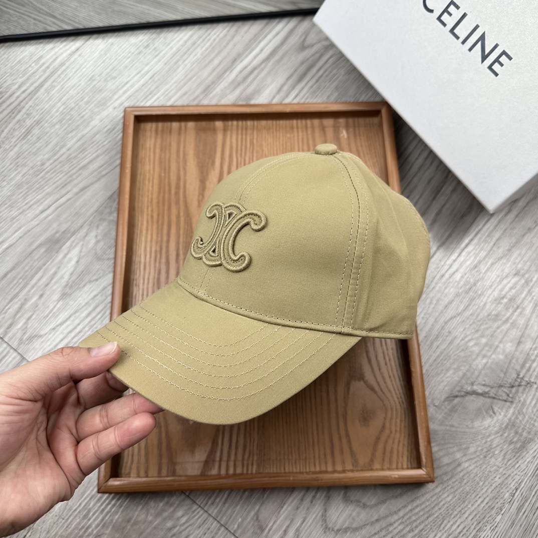 。赛琳。【配防尘袋】新品棒球帽！材质：纯棉！透气性好！春天挡风，夏天防晒必备单品！颜色大气！款式新颖别致