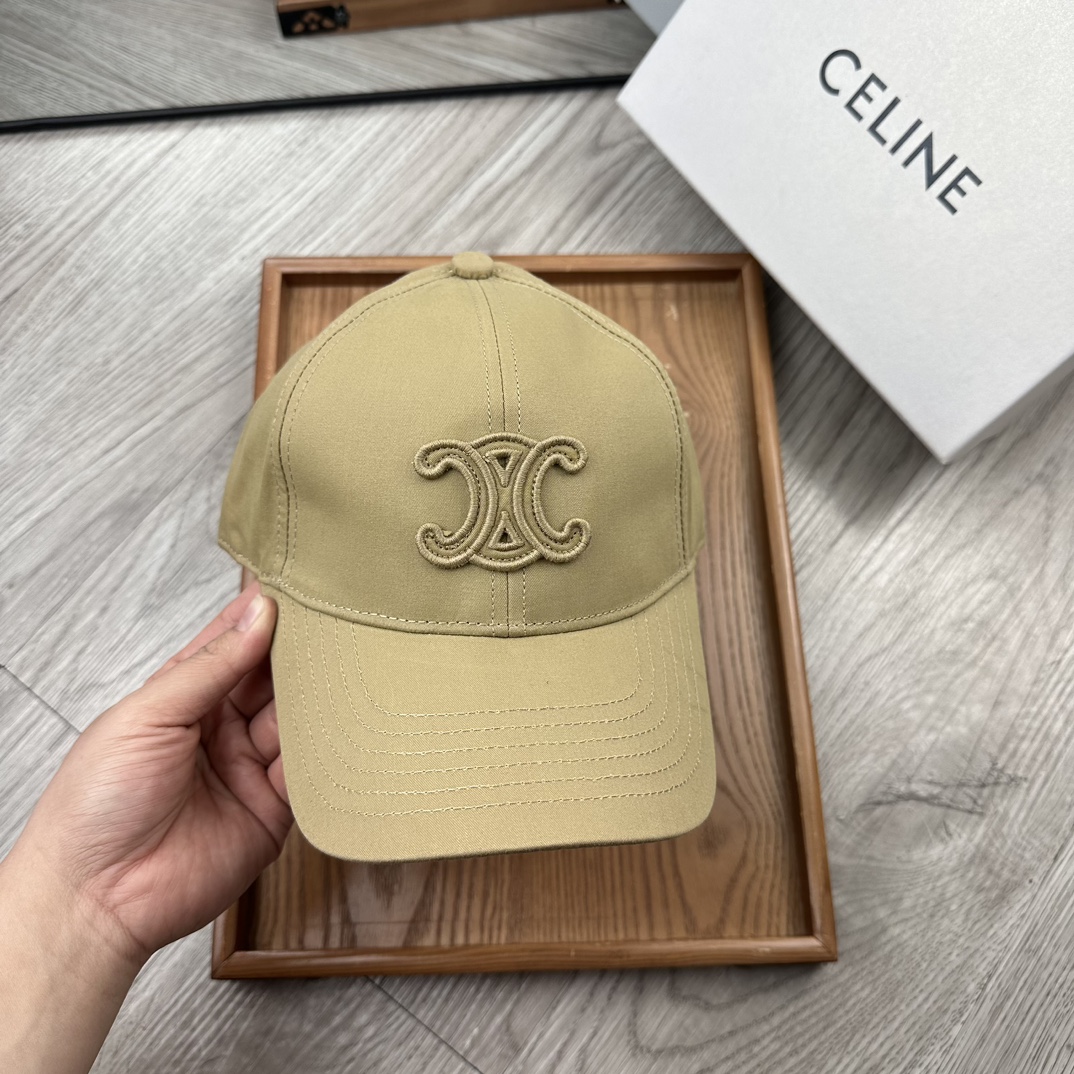 。赛琳。【配防尘袋】新品棒球帽！材质：纯棉！透气性好！春天挡风，夏天防晒必备单品！颜色大气！款式新颖别致