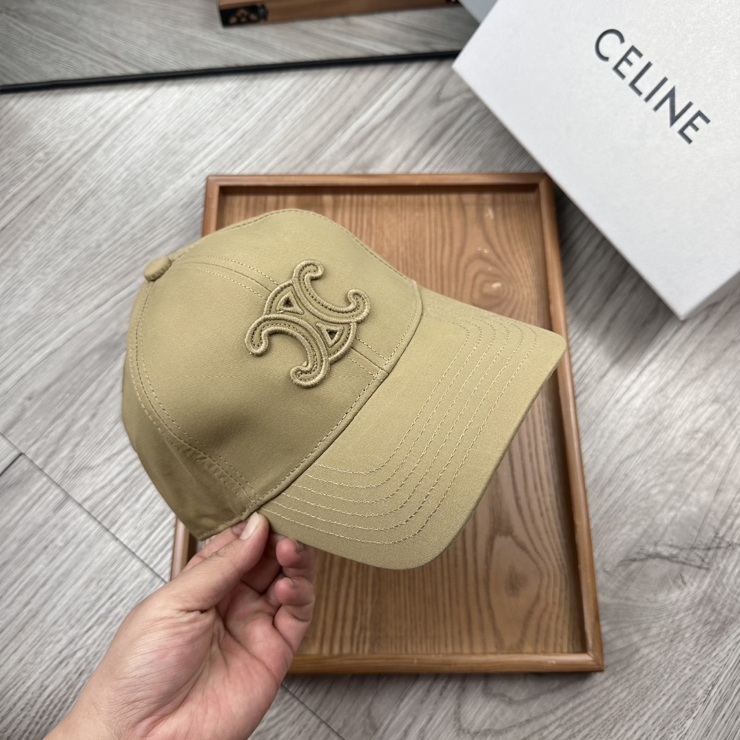 。赛琳。【配防尘袋】新品棒球帽！材质：纯棉！透气性好！春天挡风，夏天防晒必备单品！颜色大气！款式新颖别致