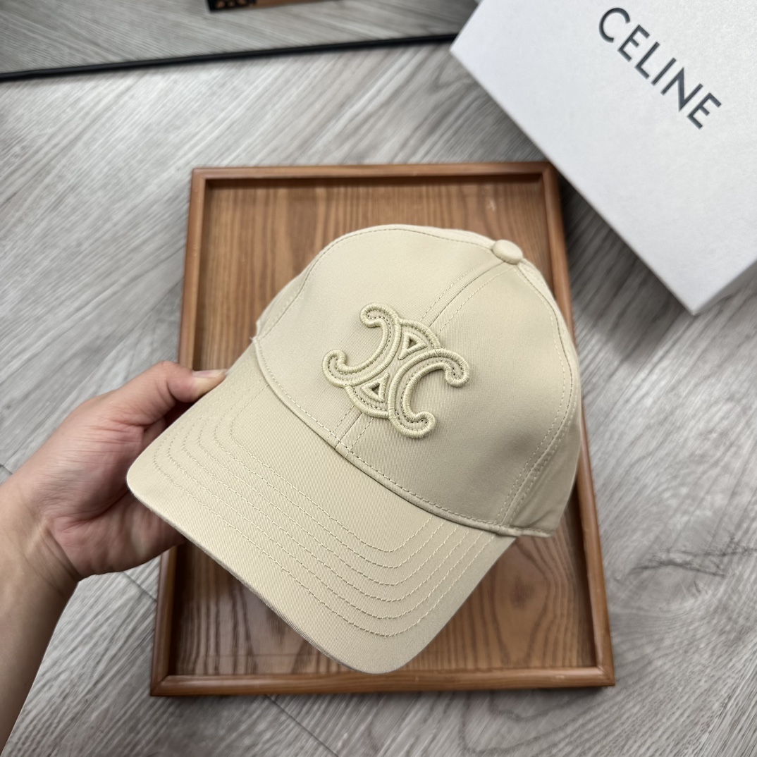 。赛琳。【配防尘袋】新品棒球帽！材质：纯棉！透气性好！春天挡风，夏天防晒必备单品！颜色大气！款式新颖别致