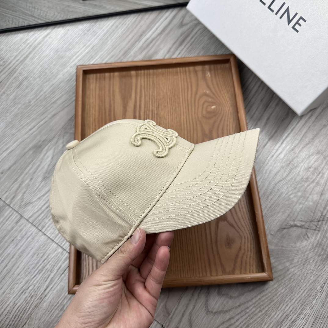 。赛琳。【配防尘袋】新品棒球帽！材质：纯棉！透气性好！春天挡风，夏天防晒必备单品！颜色大气！款式新颖别致