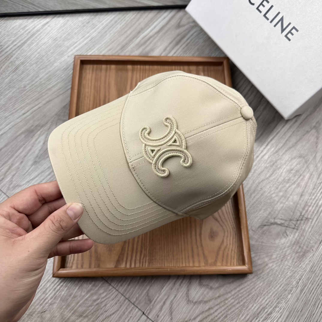 。赛琳。【配防尘袋】新品棒球帽！材质：纯棉！透气性好！春天挡风，夏天防晒必备单品！颜色大气！款式新颖别致