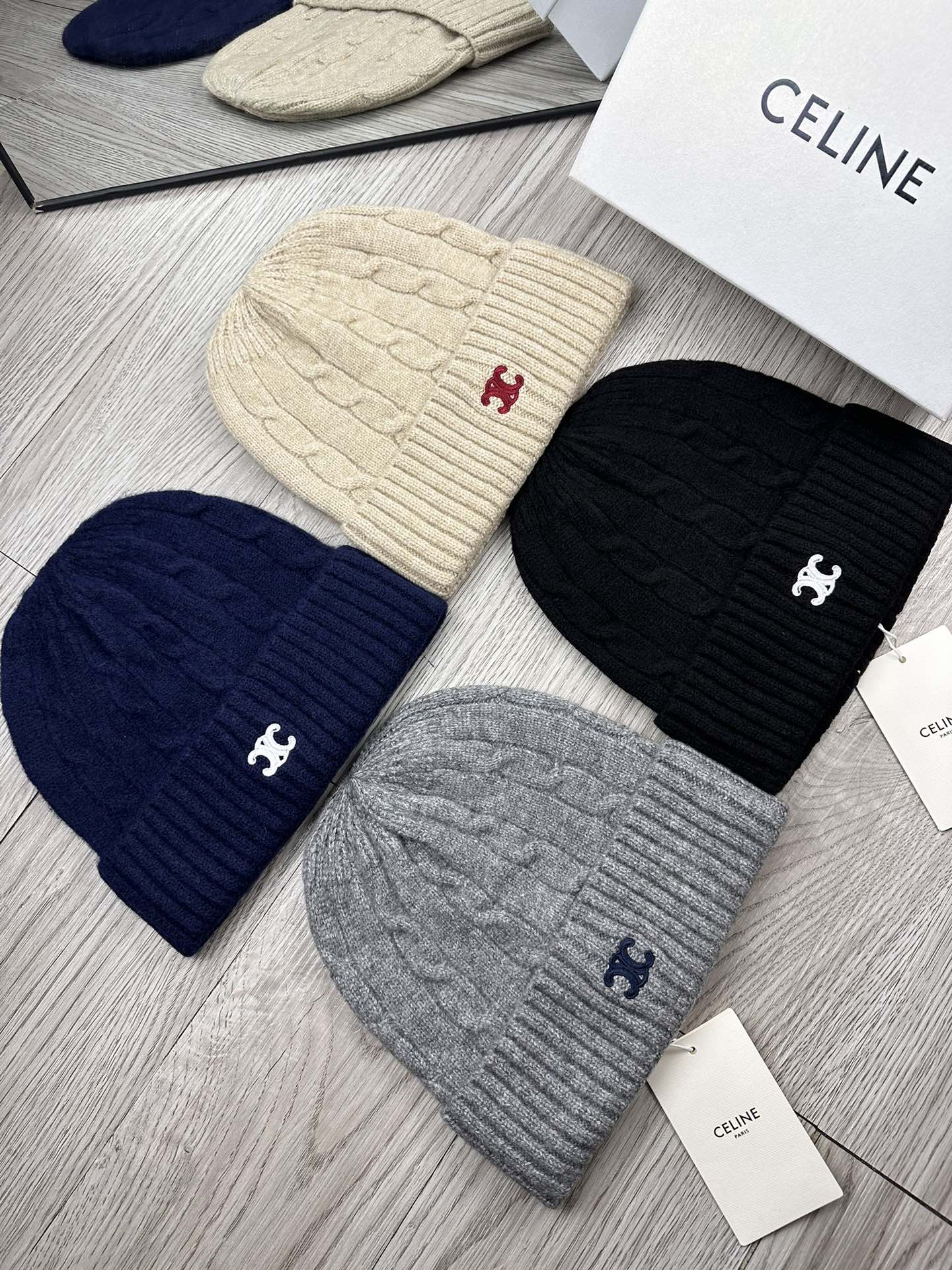 NO:580225,Special offer. Celine. Benefits!  [Fine wool knitted single hat] New style is on the shelves, a particularly affordable series of hats, the fabric is fine wool. The density is tight!  Wool knitted fabric feels comfortable and breathable!  Fashionable and chic!  A must-have item for going out on the street, age-reducing, fashionable, and very generous!  The shape of the hat is very nice!  And the price is very beautiful!  It’s a great item to give as a gift or for personal use!  !  Complete trademark hangtags!  !  There are many styles and colors!  Hats, bucket hats, baseball caps, knitted hats, hats, celine, espadrilles, hats19860909特价.赛琳.福利！【细毛线针织单帽】新款上架,特别实惠的一个系列帽子,面料细毛线.密度紧致！毛线针织面料手感舒适透气性好！款式新颖别致！出街必备单品,减龄又时尚,非常大方！帽型特别好看！而且价格非常美丽！送人自用都是非常不错的一款单品哦！！商标吊牌齐全！！款式多多,颜色多多！帽子渔夫帽棒球帽针织帽,帽子,celine,espadrilles,hats,hat