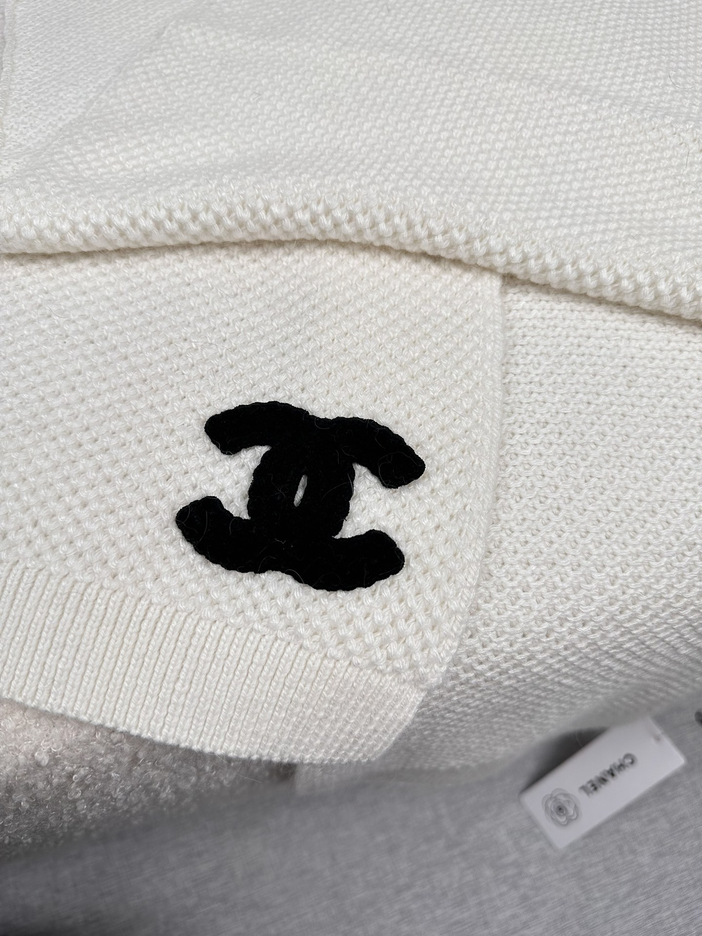 。C家。 专柜新款【C家针织长巾】美翻了！御用殿堂级极品‼️新款专柜在售 进口羊毛时尚针织毛线围巾❗美丽