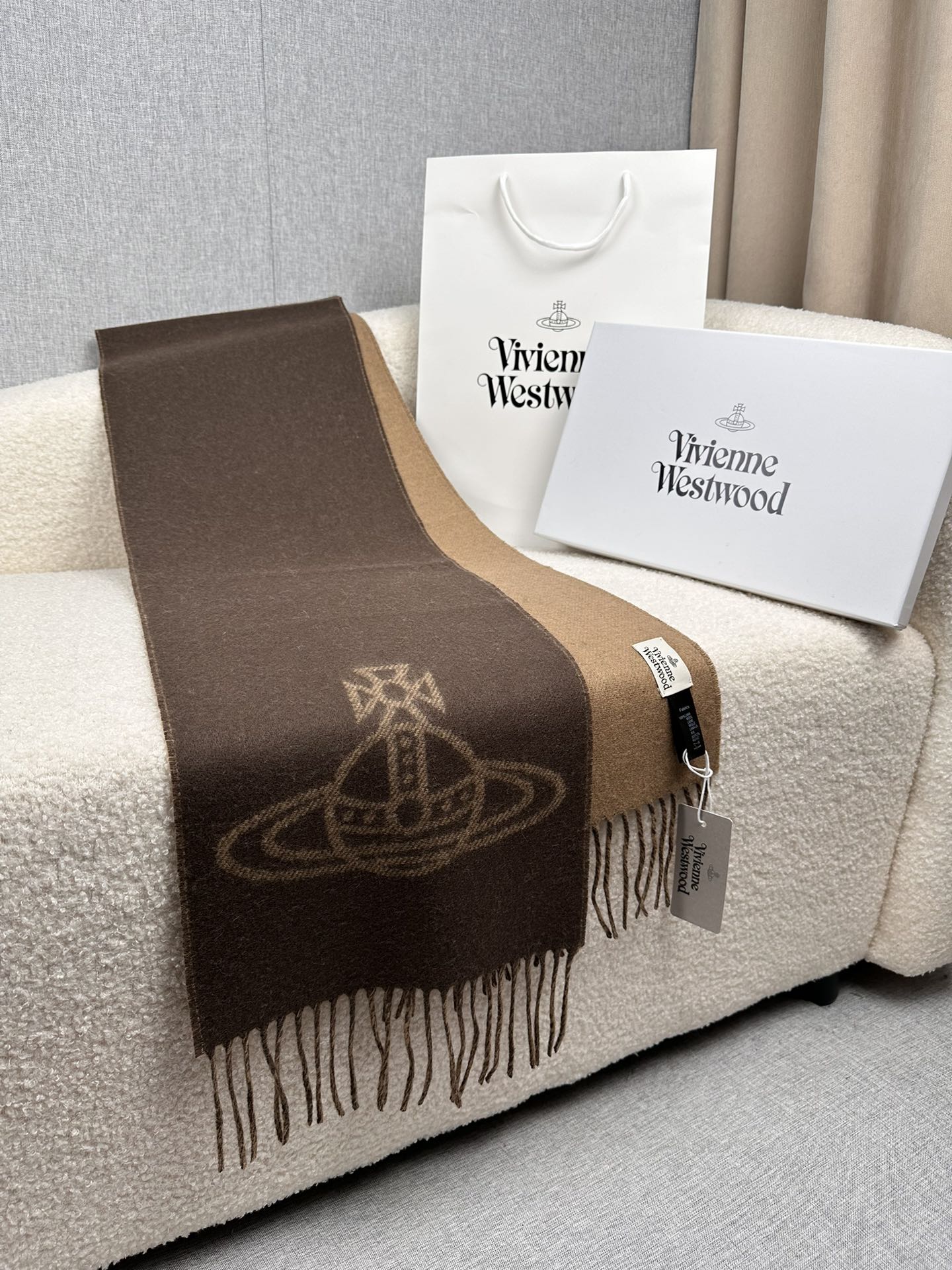 P。西太后。英国朋克教母“西太后Vivienne Westwood”最爱的土星❗❗从精神上，Vivenn