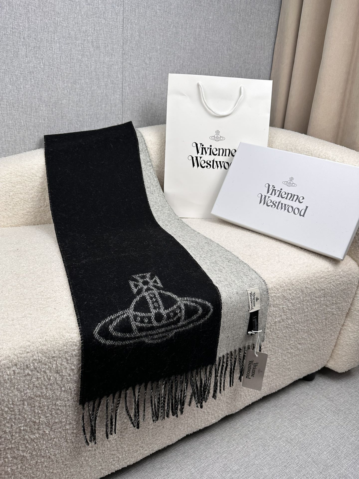 P。西太后。英国朋克教母“西太后Vivienne Westwood”最爱的土星❗❗从精神上，Vivenn