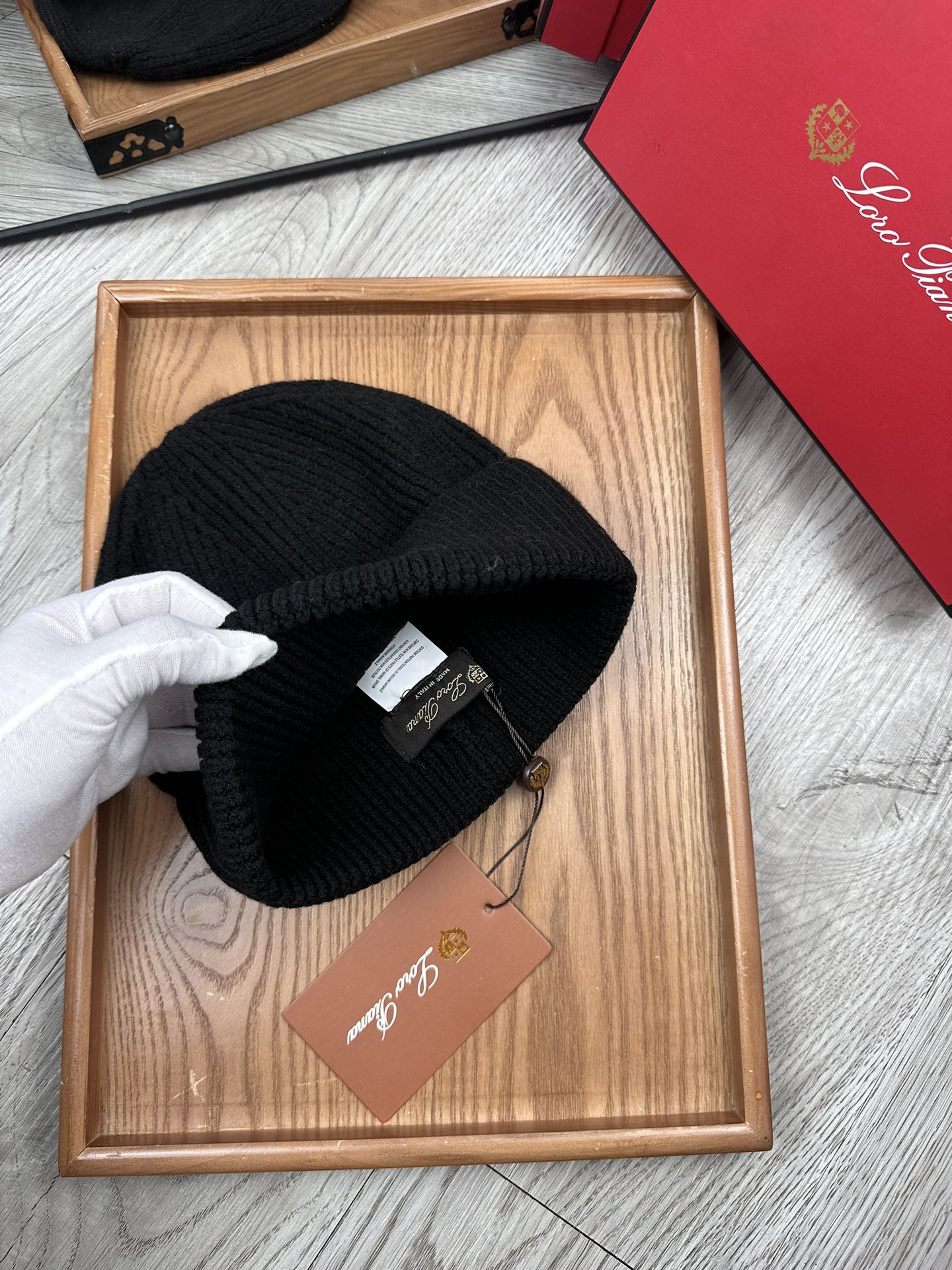 。LP。福利！！新款上架，特别实惠的一个系列帽子，面料：细毛线。密度紧致！毛线针织面料手感舒适透气性好！