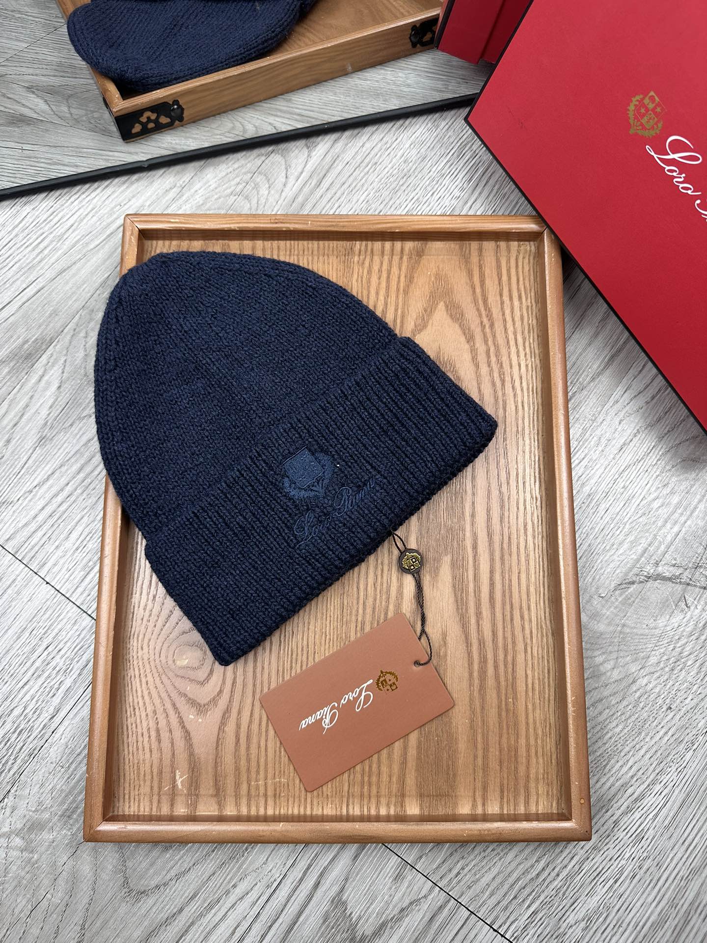 。LP。福利！！新款上架，特别实惠的一个系列帽子，面料：细毛线。密度紧致！毛线针织面料手感舒适透气性好！